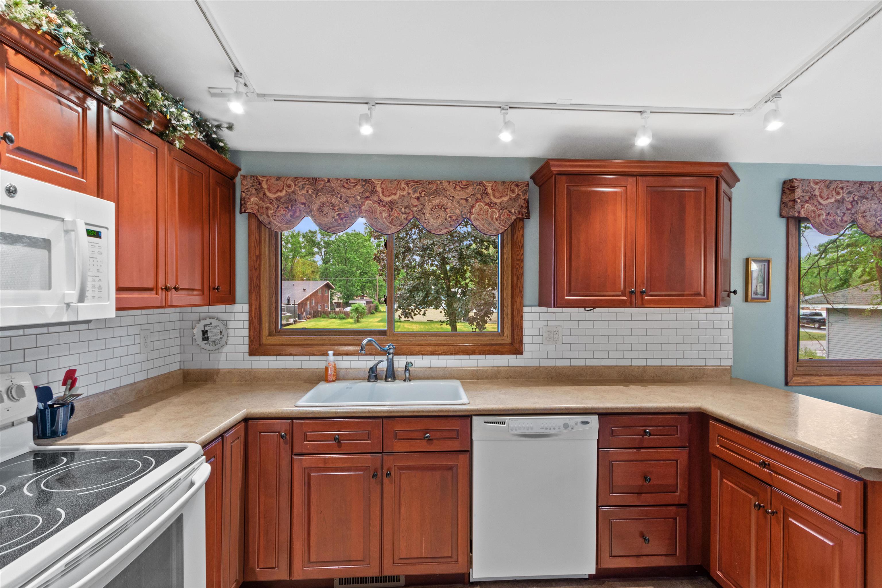 1815 School Street Property Photo 14