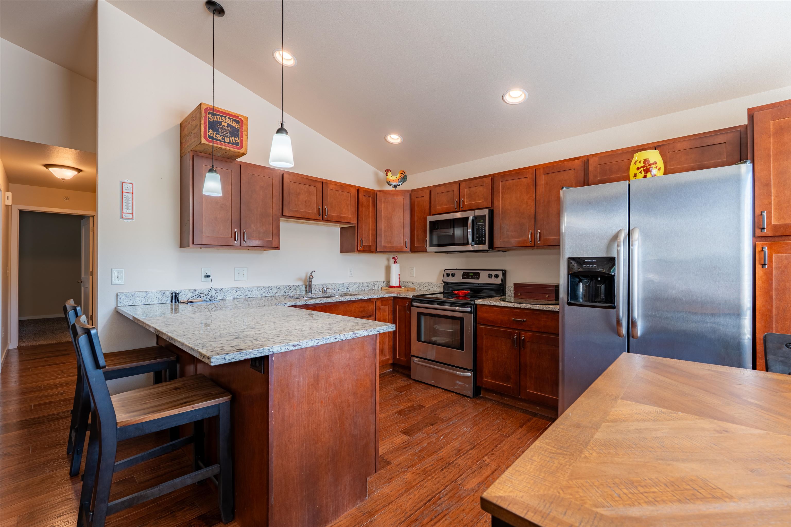 6909 River Trail Drive Property Photo 2