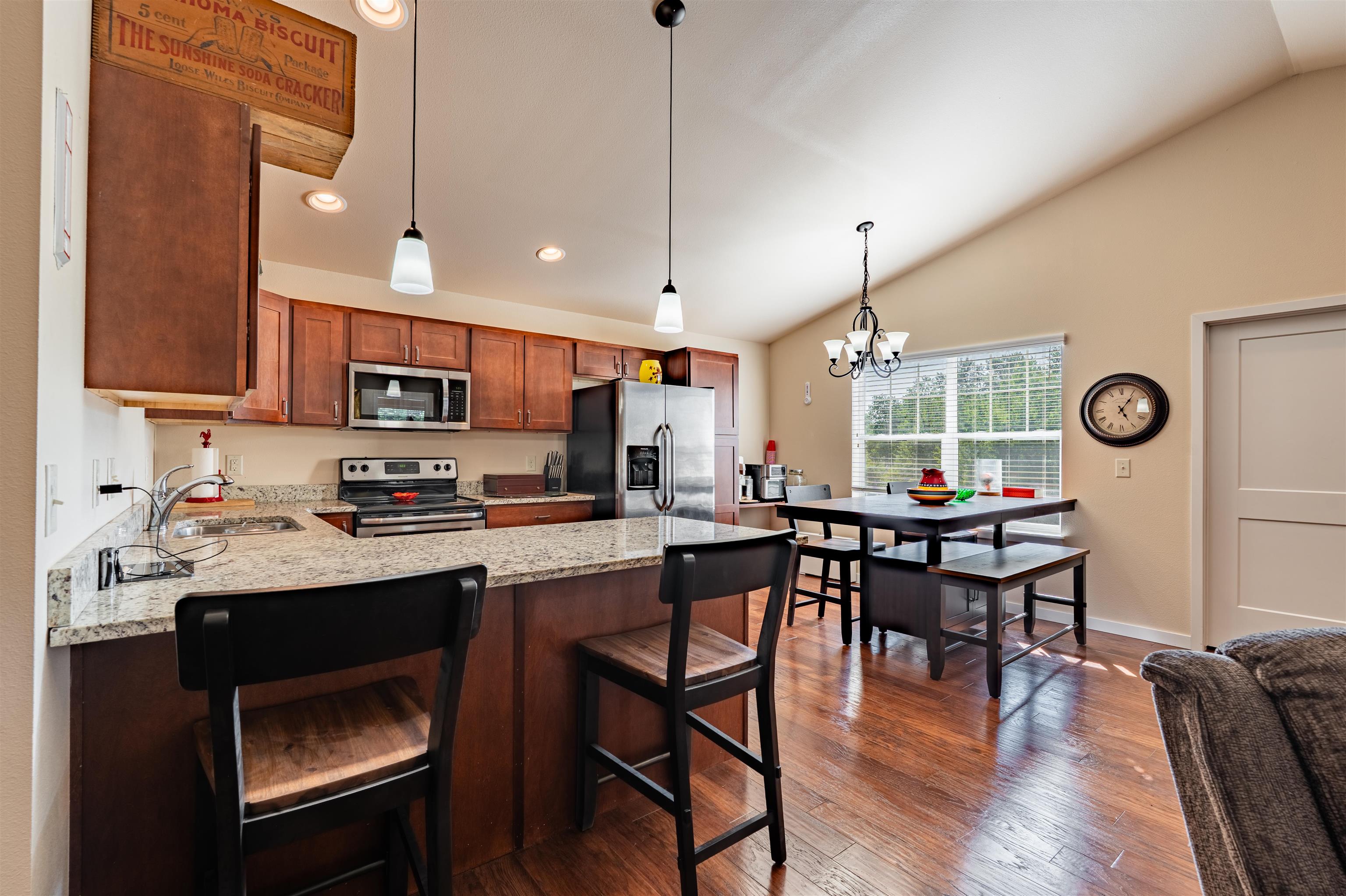 6909 River Trail Drive Property Photo 3
