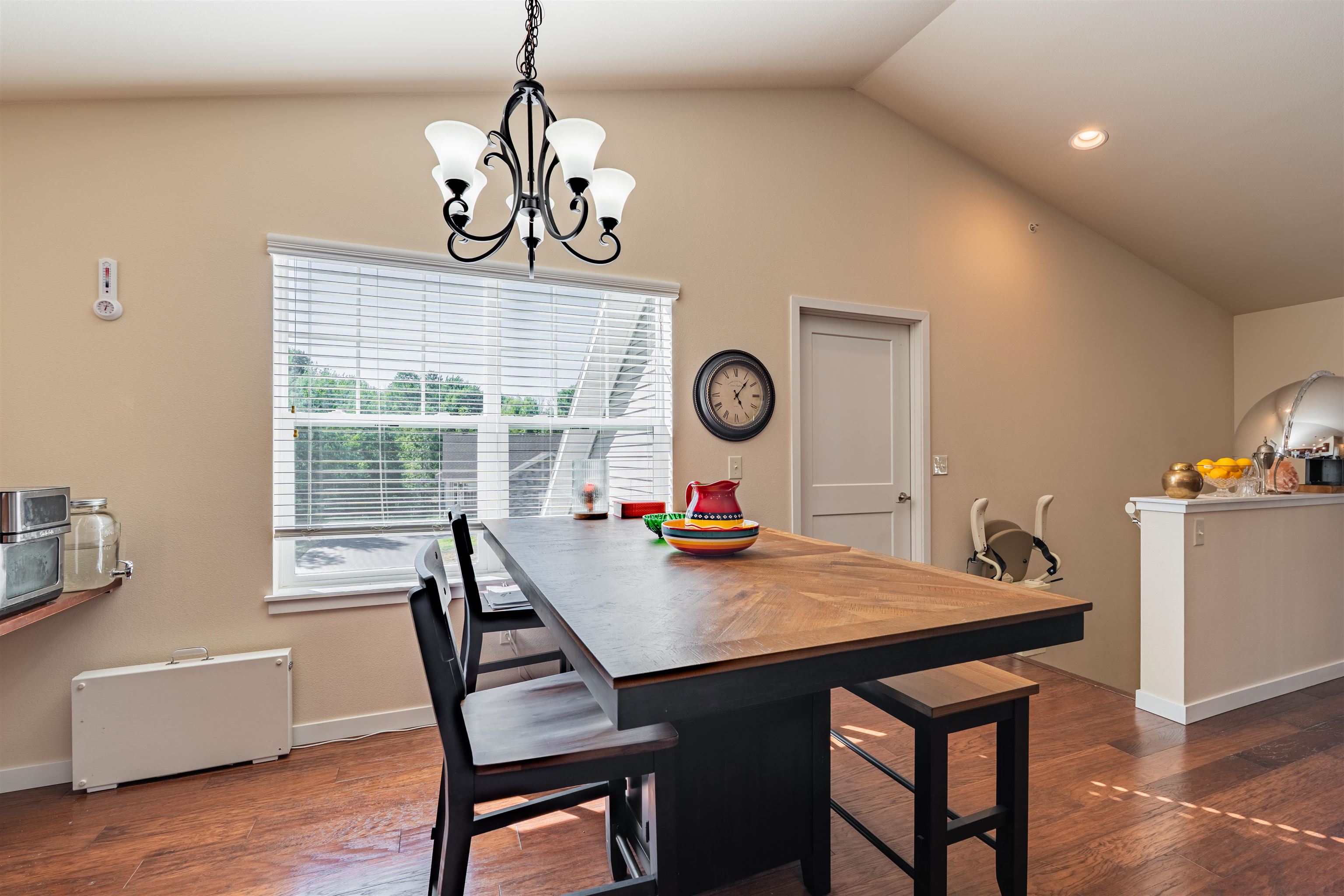 6909 River Trail Drive Property Photo 4
