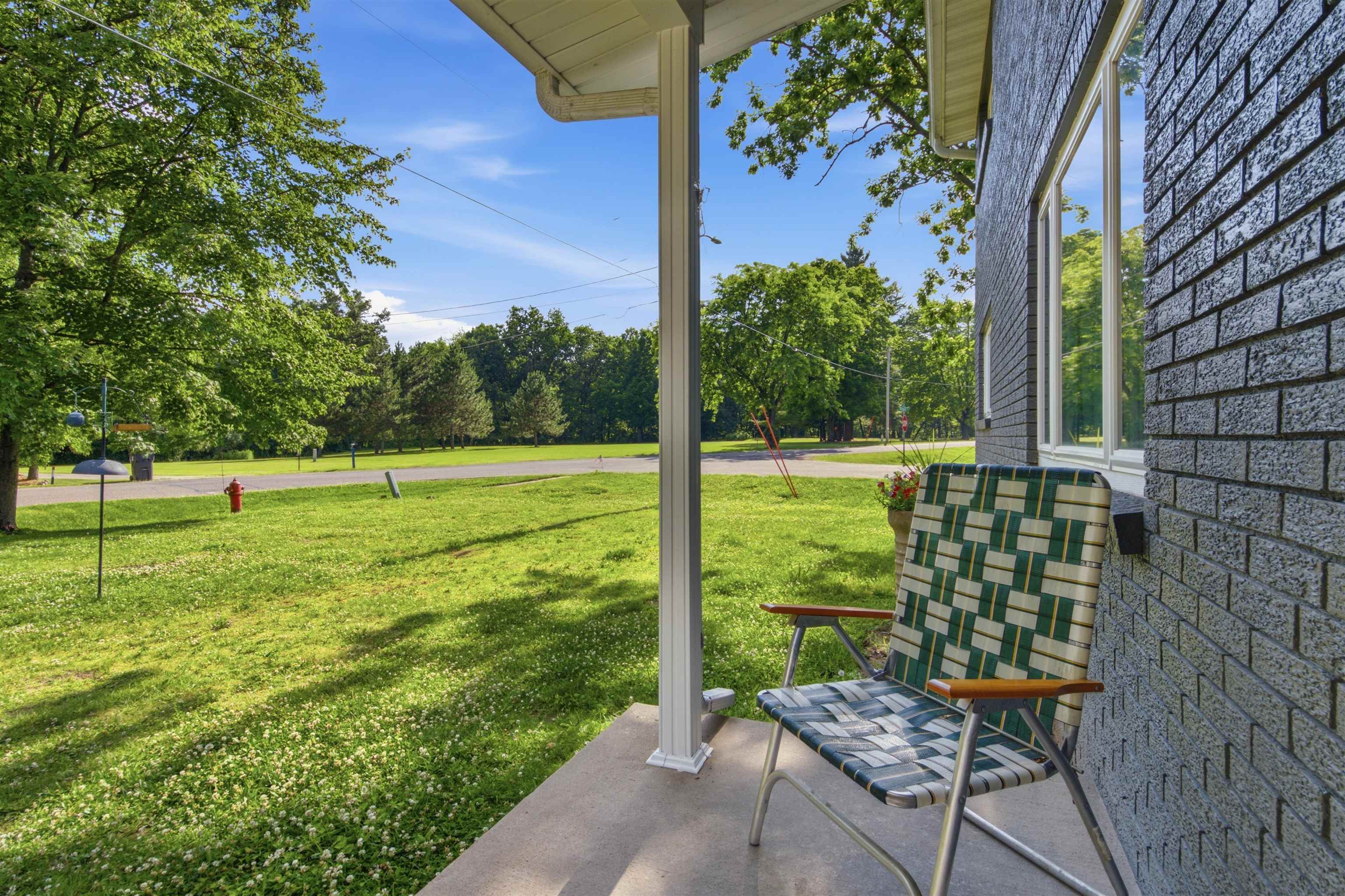 8394 3rd Street Property Photo 4