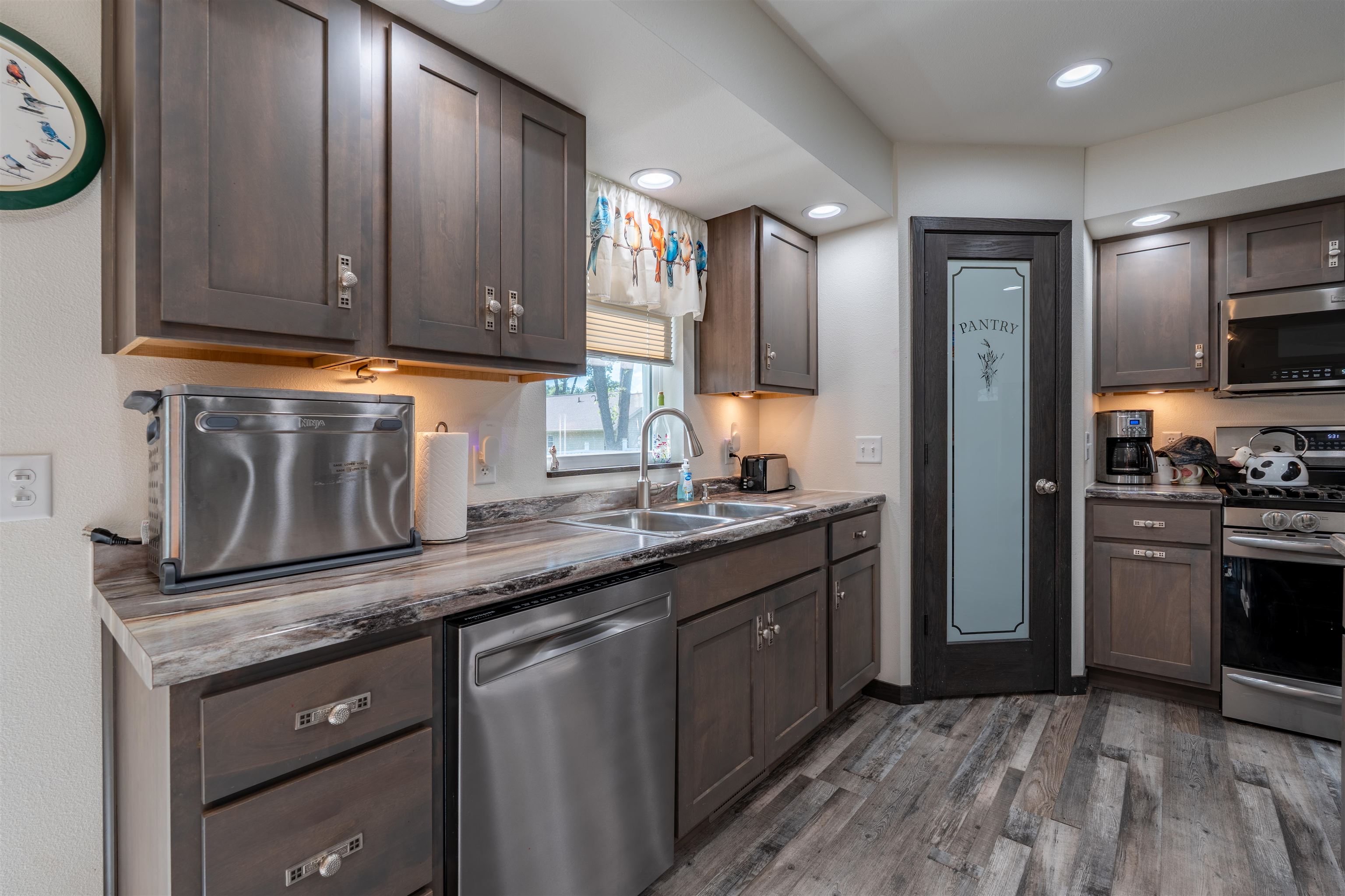 1115 16th Street Property Photo 8