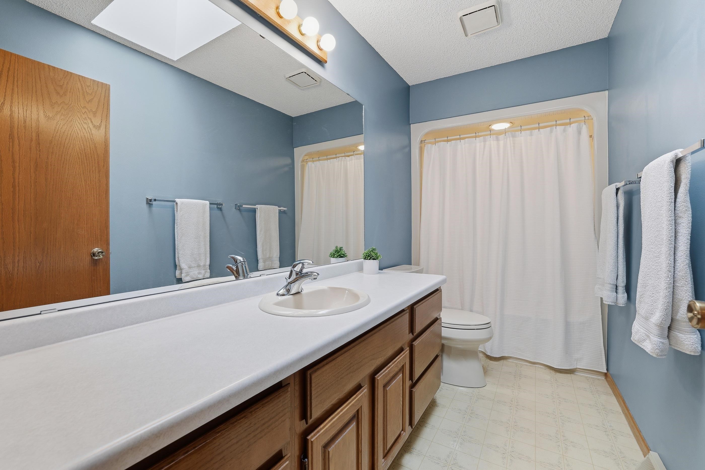 410 Hawthorne Avenue Property Photo 24