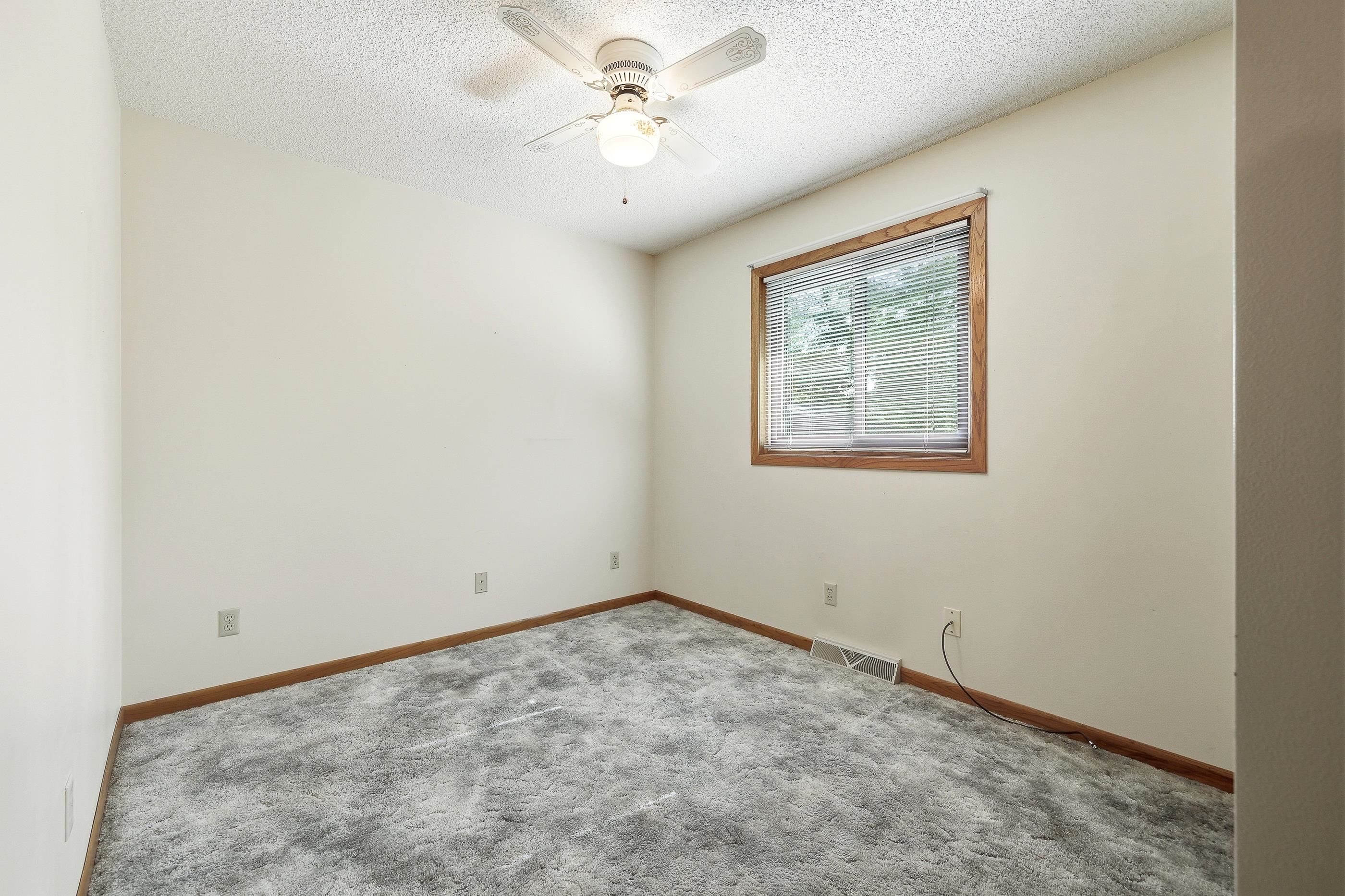 410 Hawthorne Avenue Property Photo 29