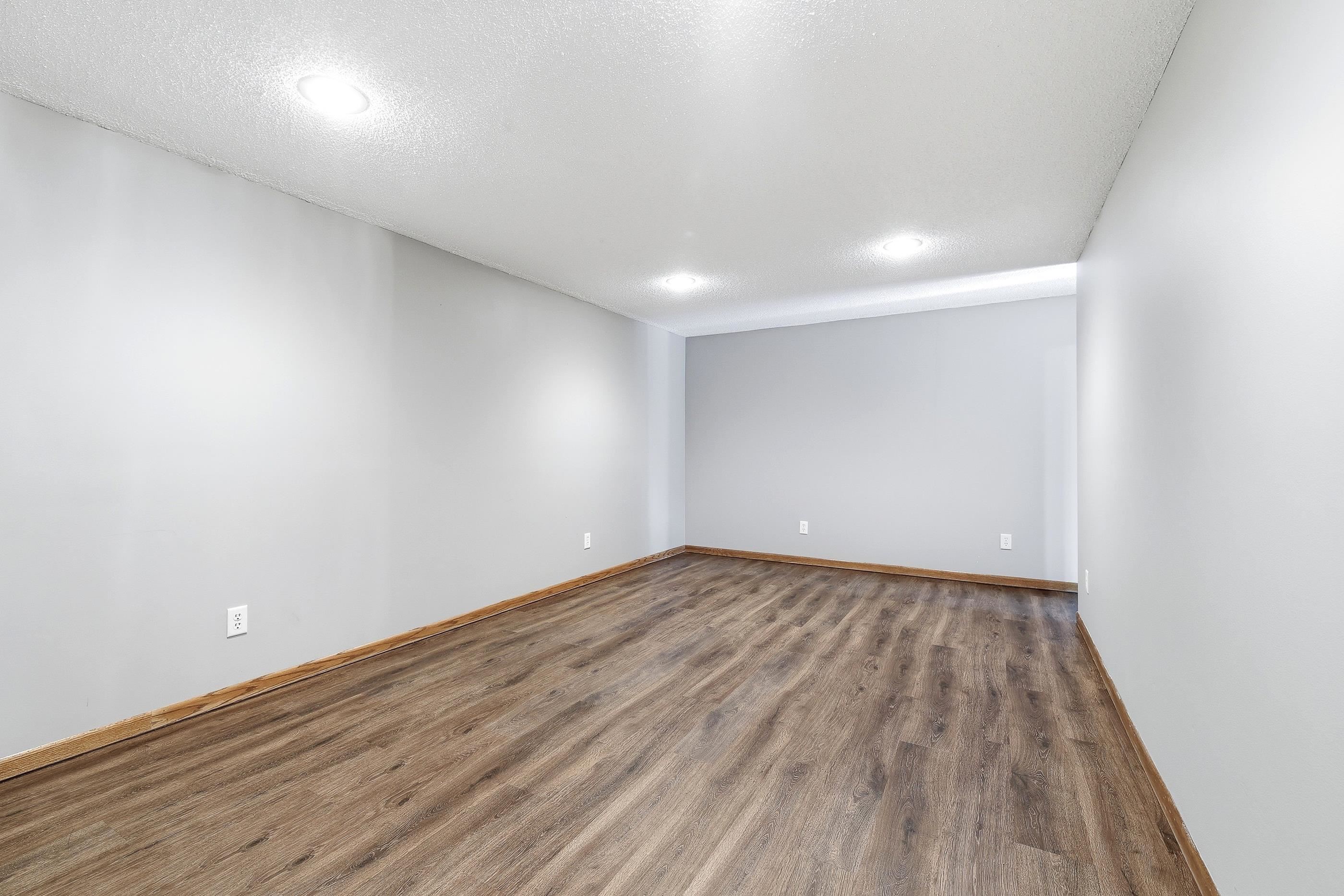 410 Hawthorne Avenue Property Photo 34