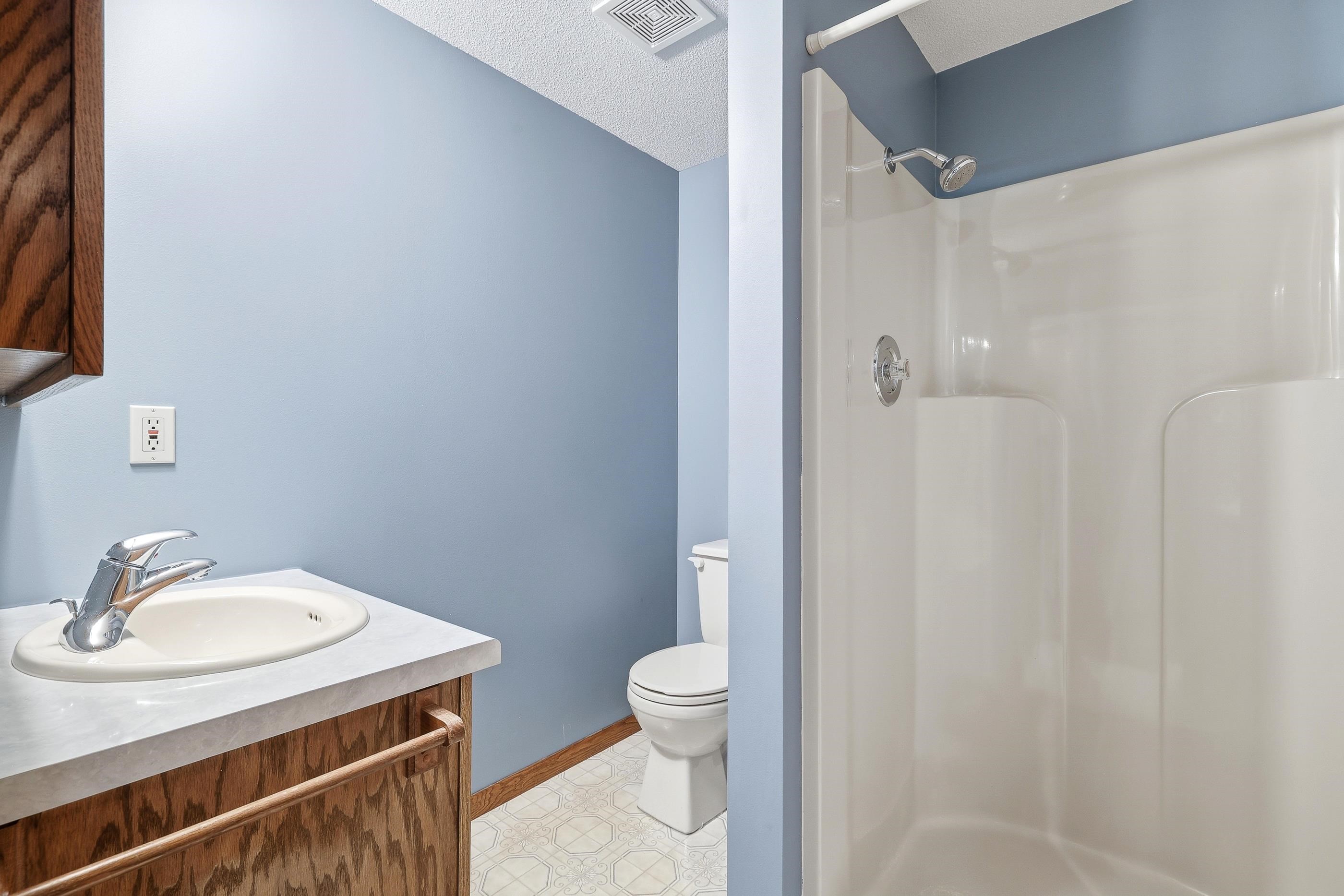 410 Hawthorne Avenue Property Photo 39