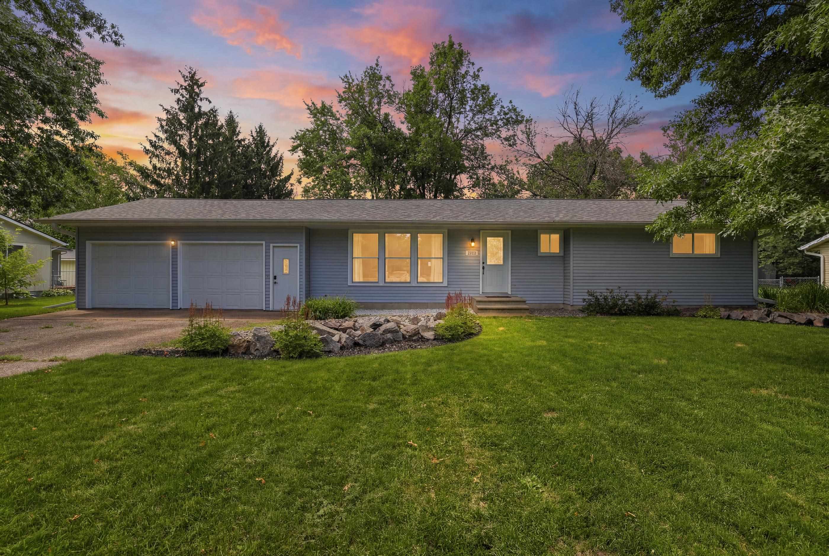 2921 River Drive Property Photo 1
