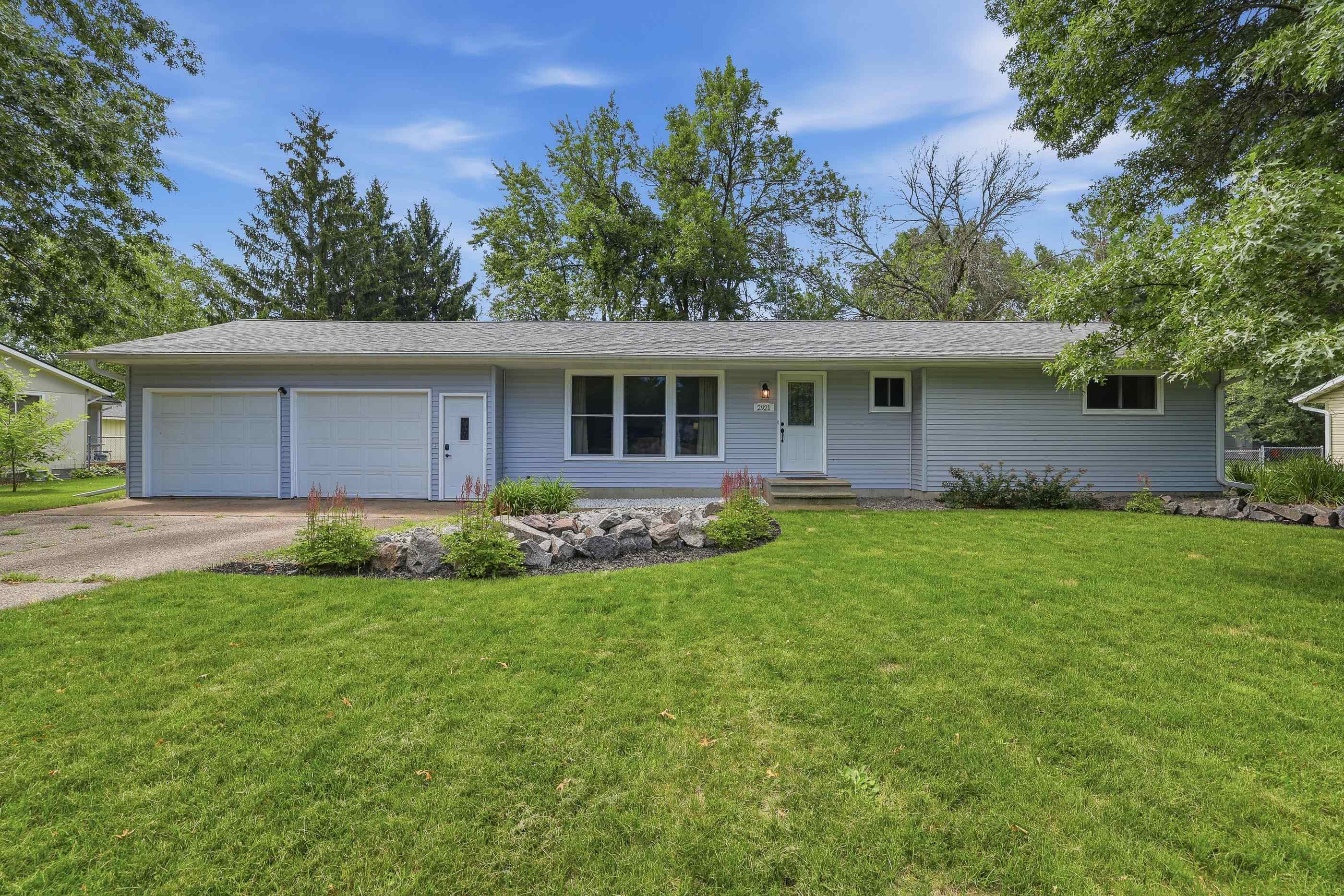 2921 River Drive Property Photo 2