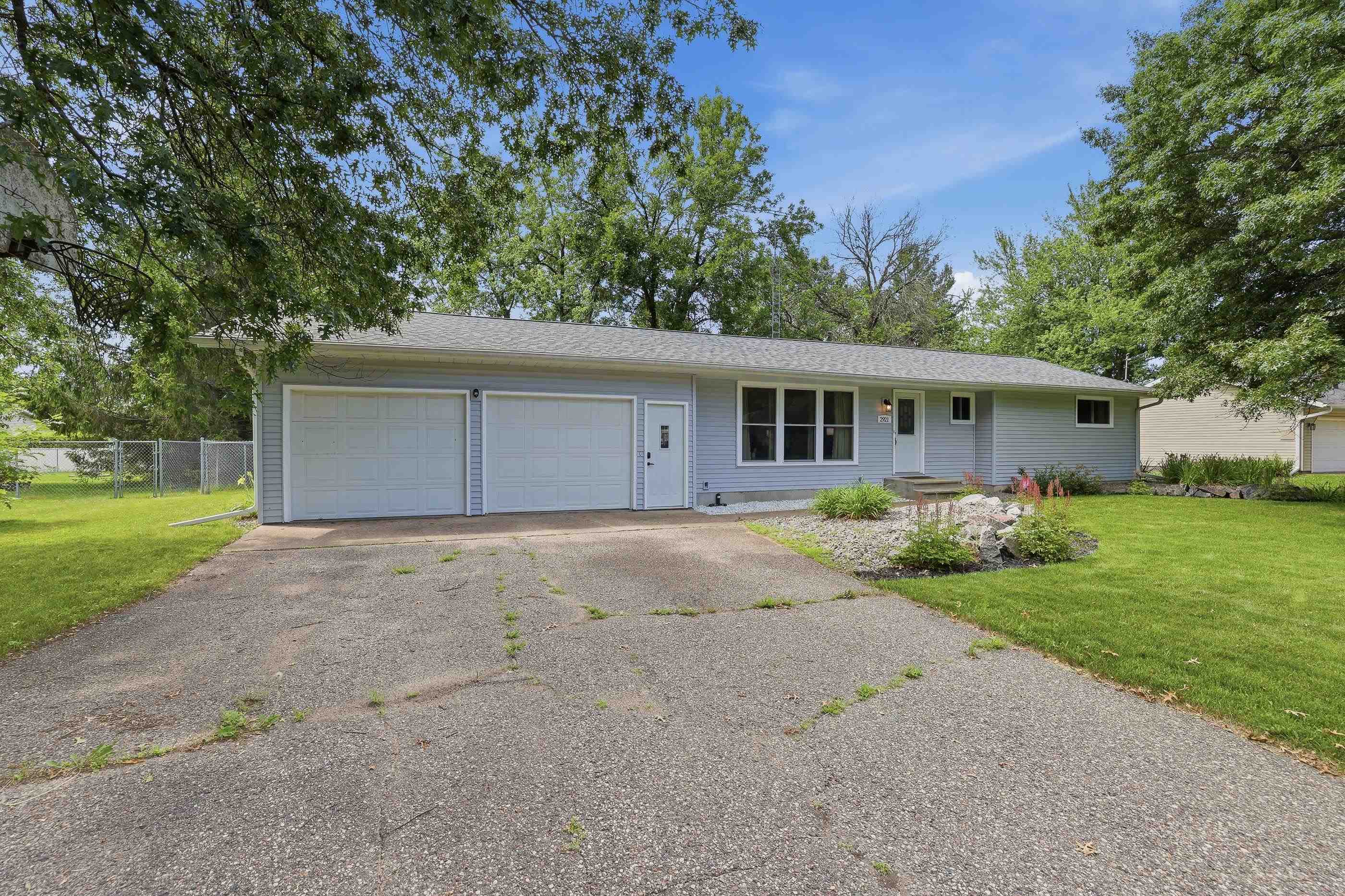 2921 River Drive Property Photo 3