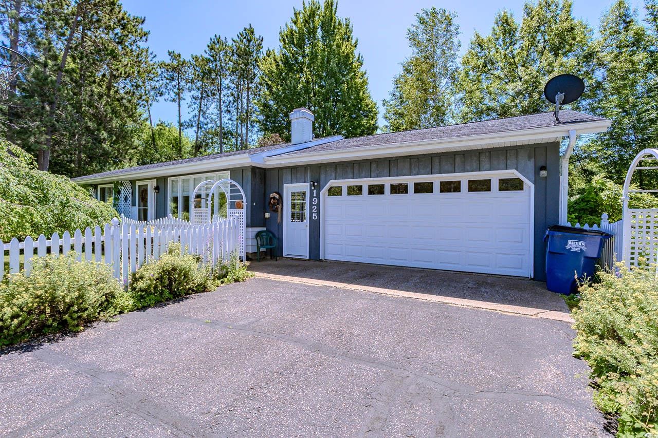 1925 Dewberry Drive Property Photo 1