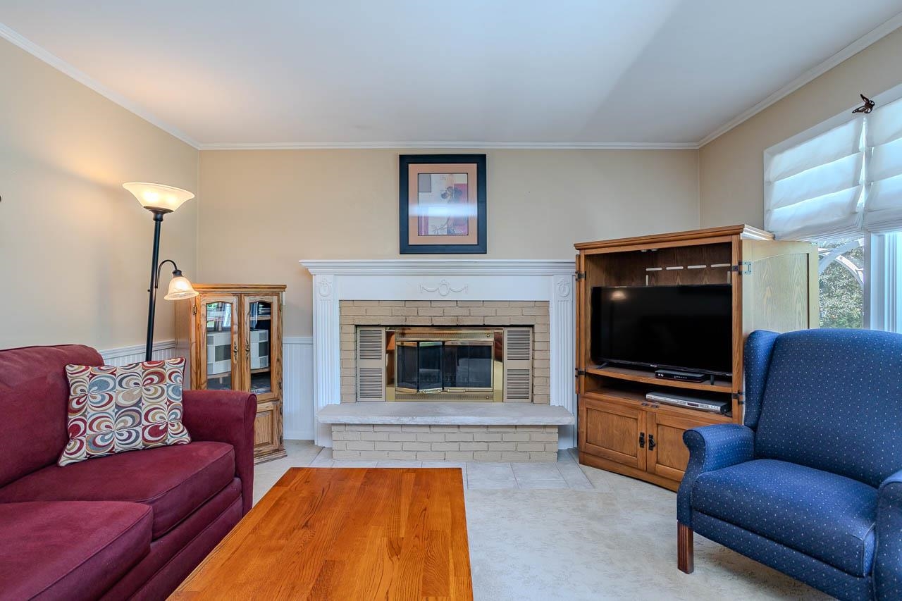1925 Dewberry Drive Property Photo 4