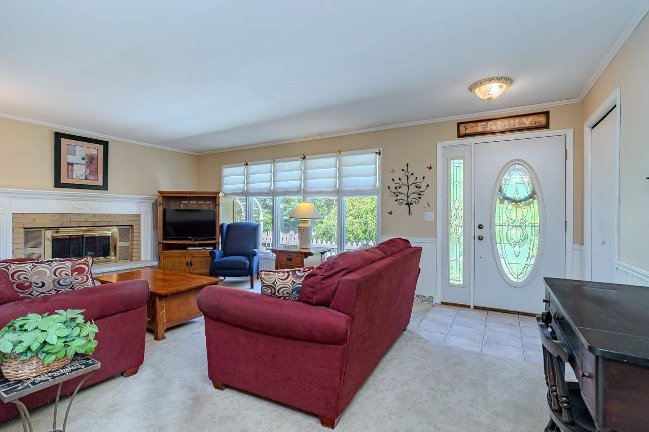 1925 Dewberry Drive Property Photo 6