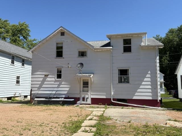 306 W Blodgett Street Property Photo 4