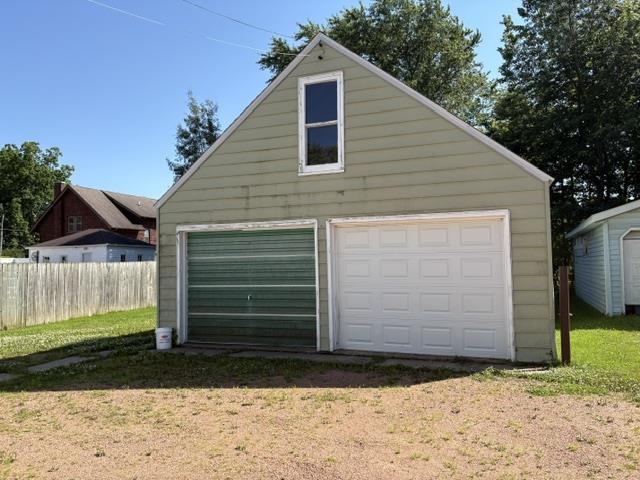 306 W Blodgett Street Property Photo 6