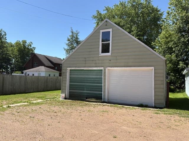 306 W Blodgett Street Property Photo 7