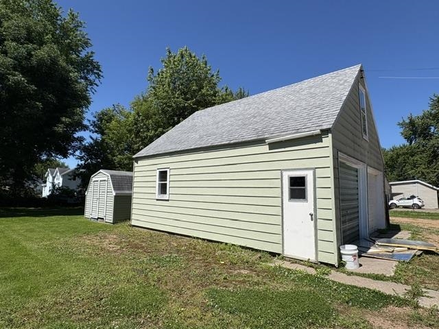306 W Blodgett Street Property Photo 8