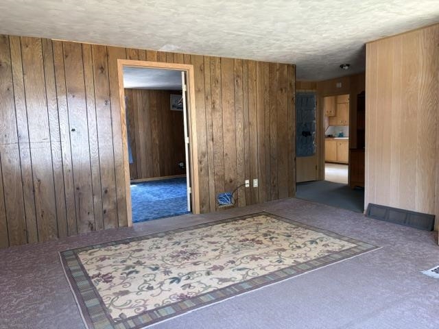 306 W Blodgett Street Property Photo 13