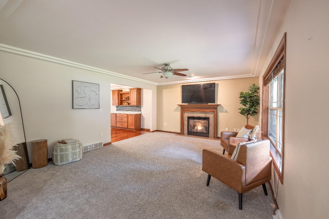 205 Aspen Grove Property Photo 12