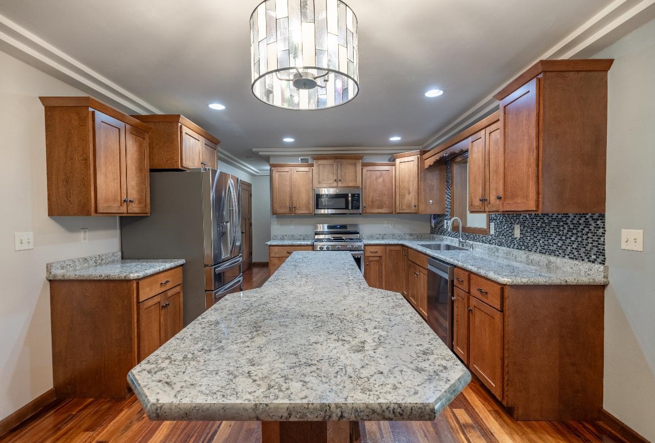 205 Aspen Grove Property Photo 17