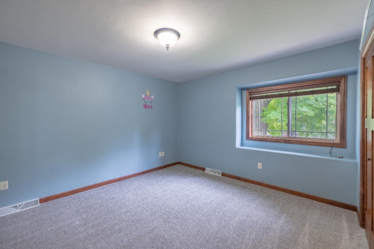 205 Aspen Grove Property Photo 36
