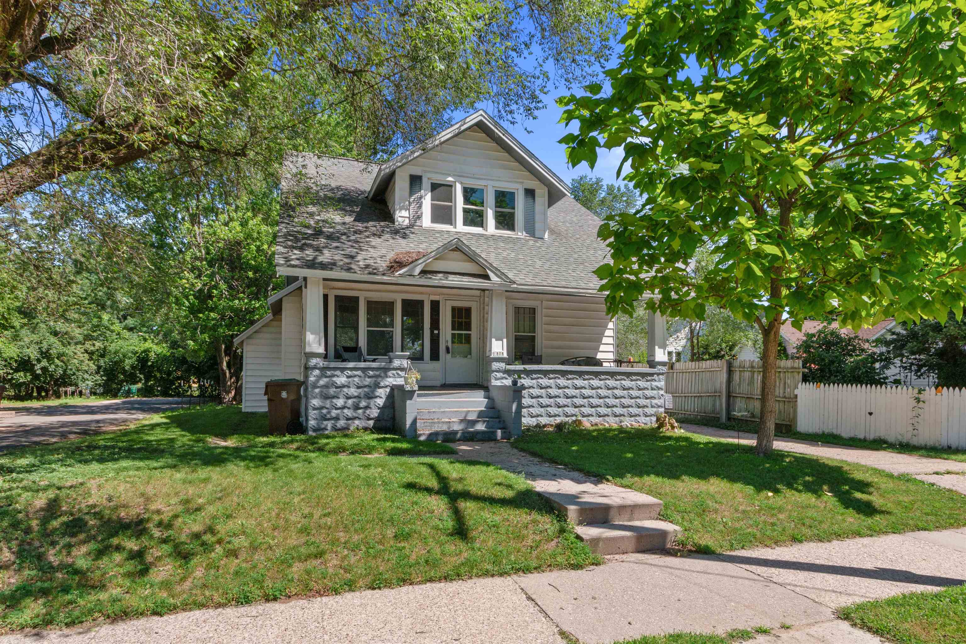 1808 Briggs Street Property Photo 1