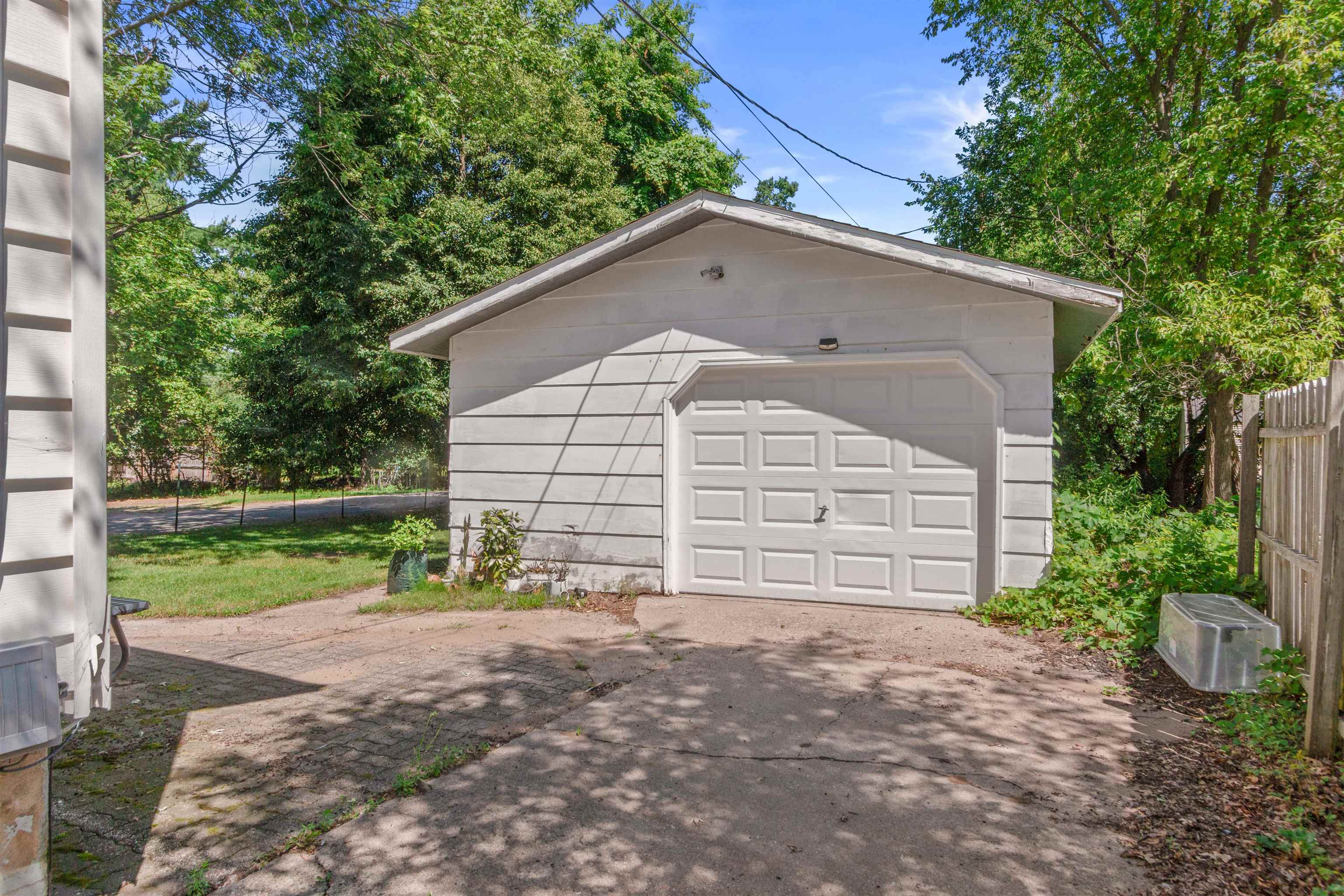 1808 Briggs Street Property Photo 4