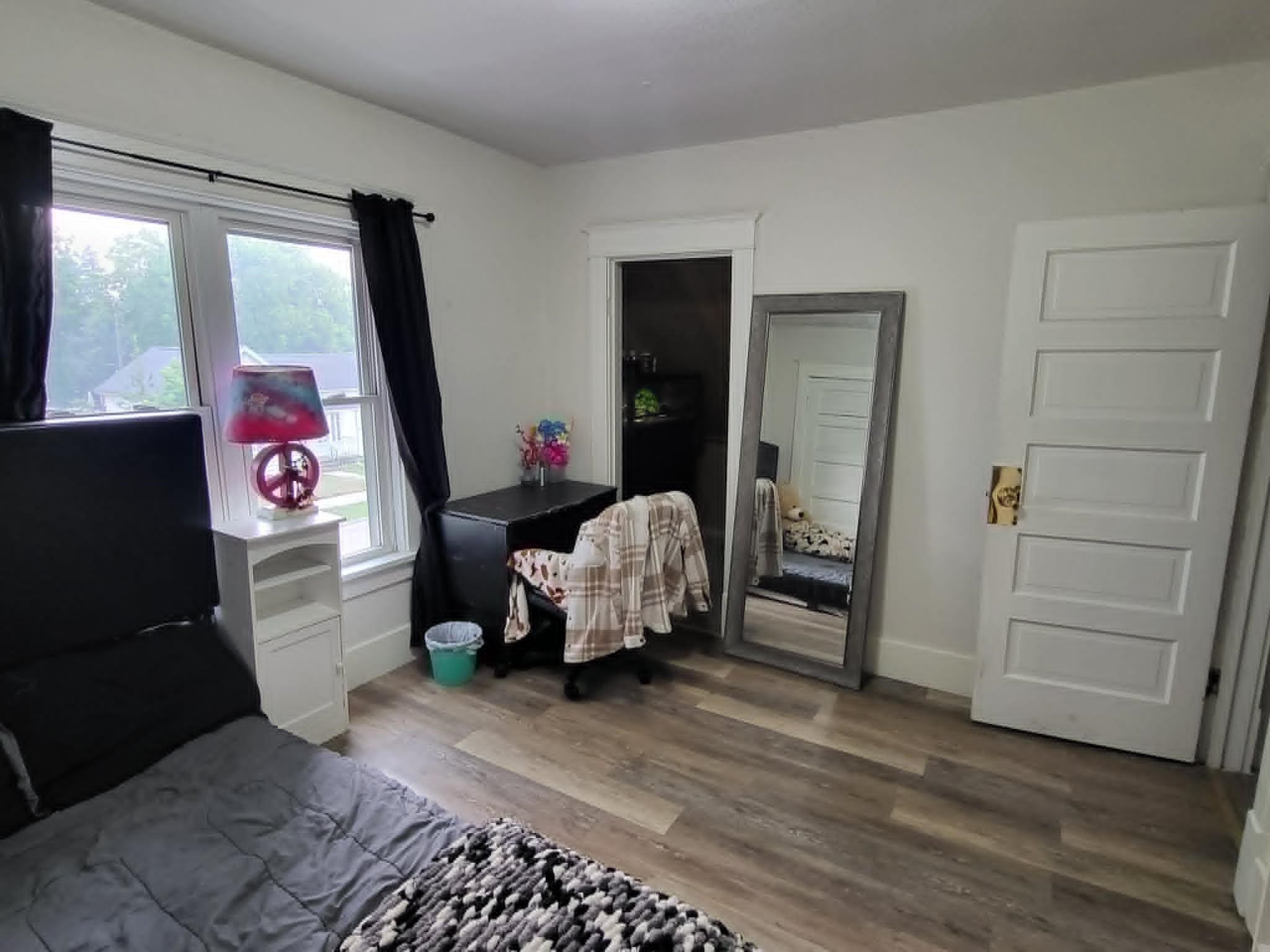 812 E Bridge Street Property Photo 24