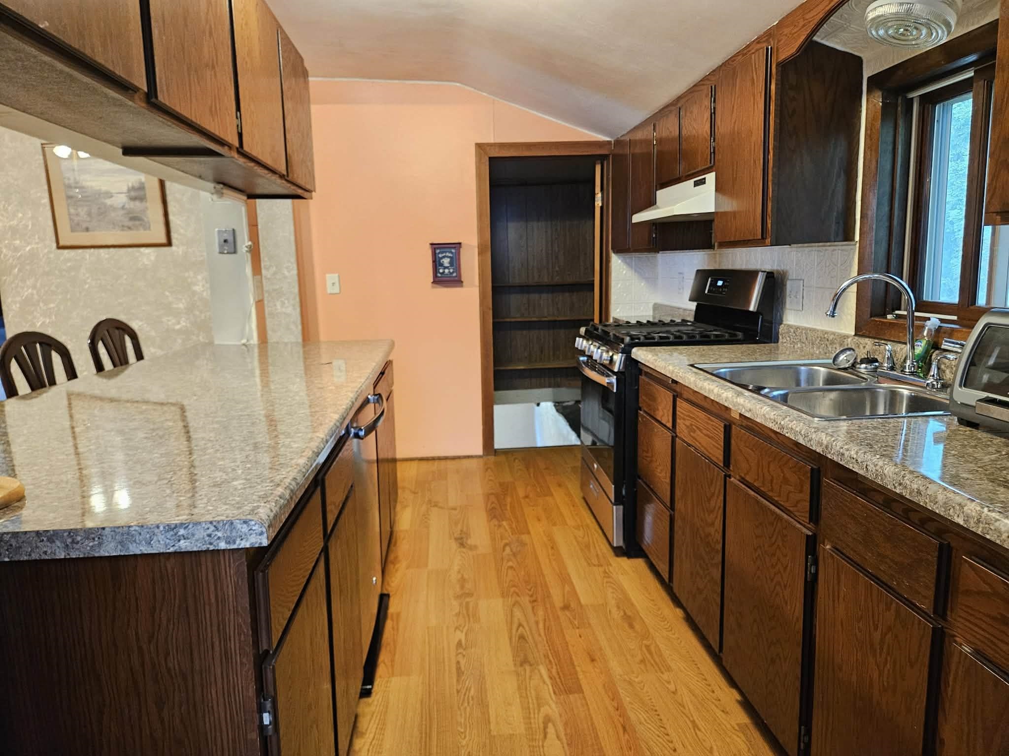 356 Bukolt Avenue Property Photo 2