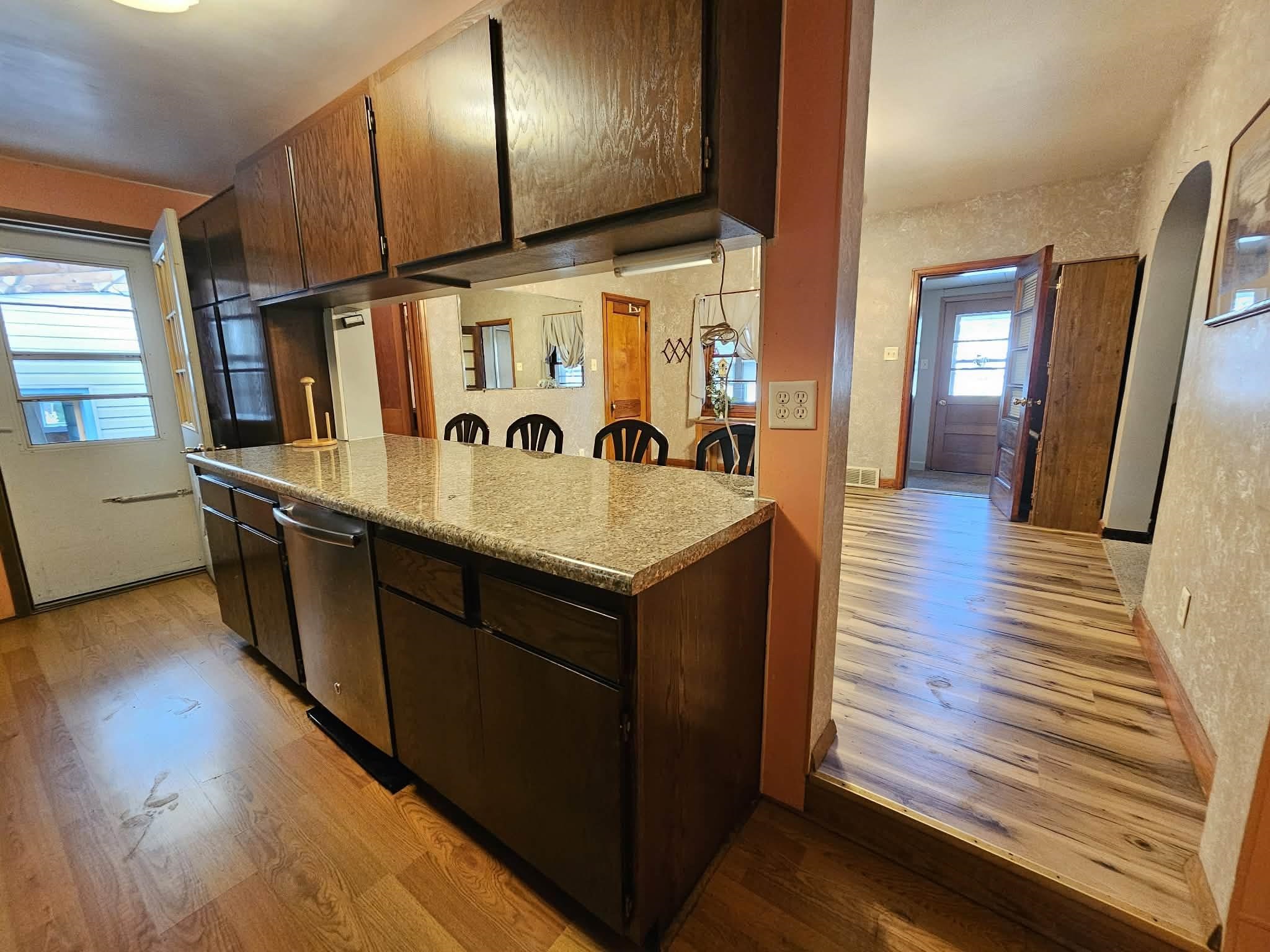 356 Bukolt Avenue Property Photo 4