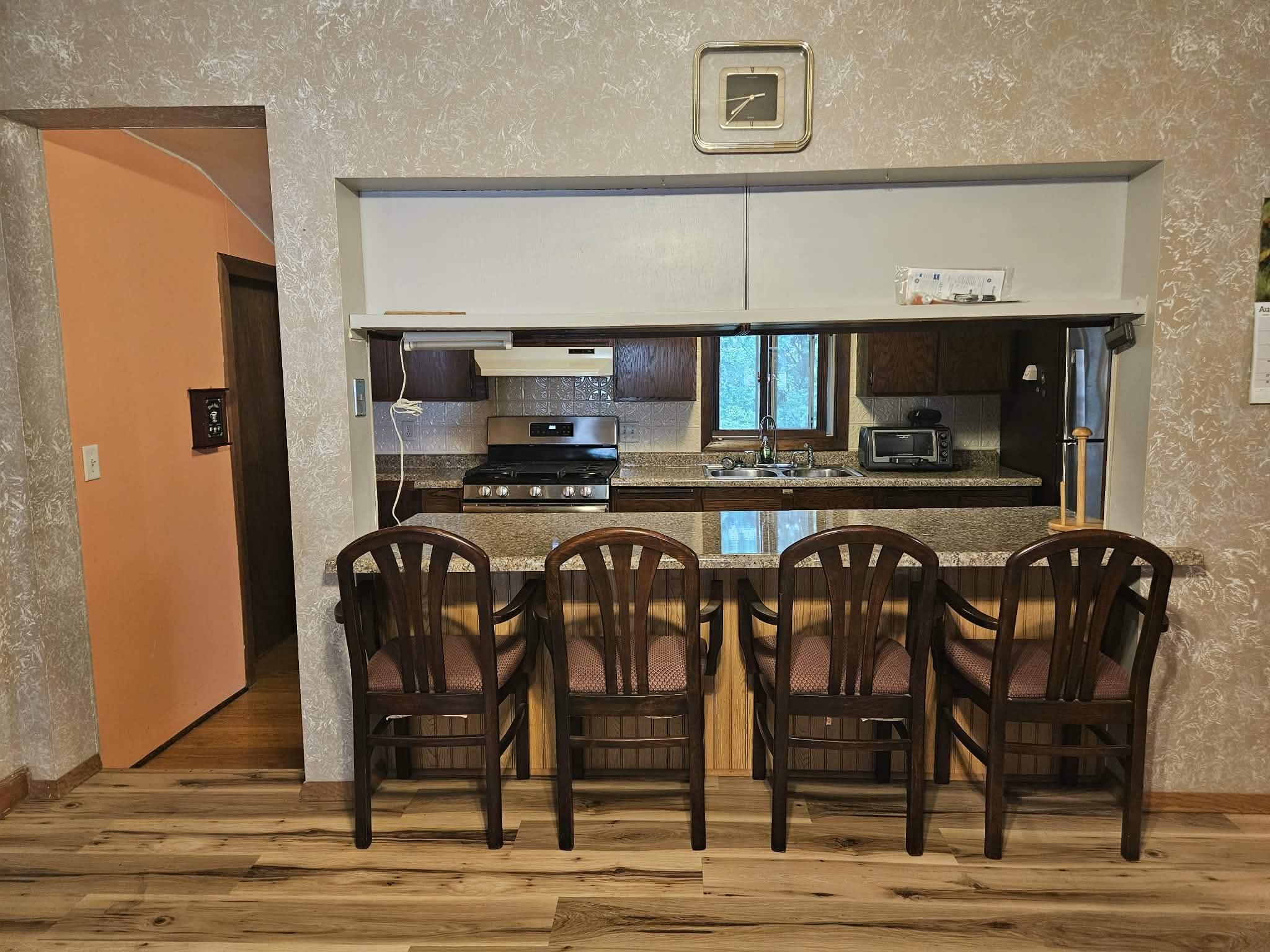 356 Bukolt Avenue Property Photo 5