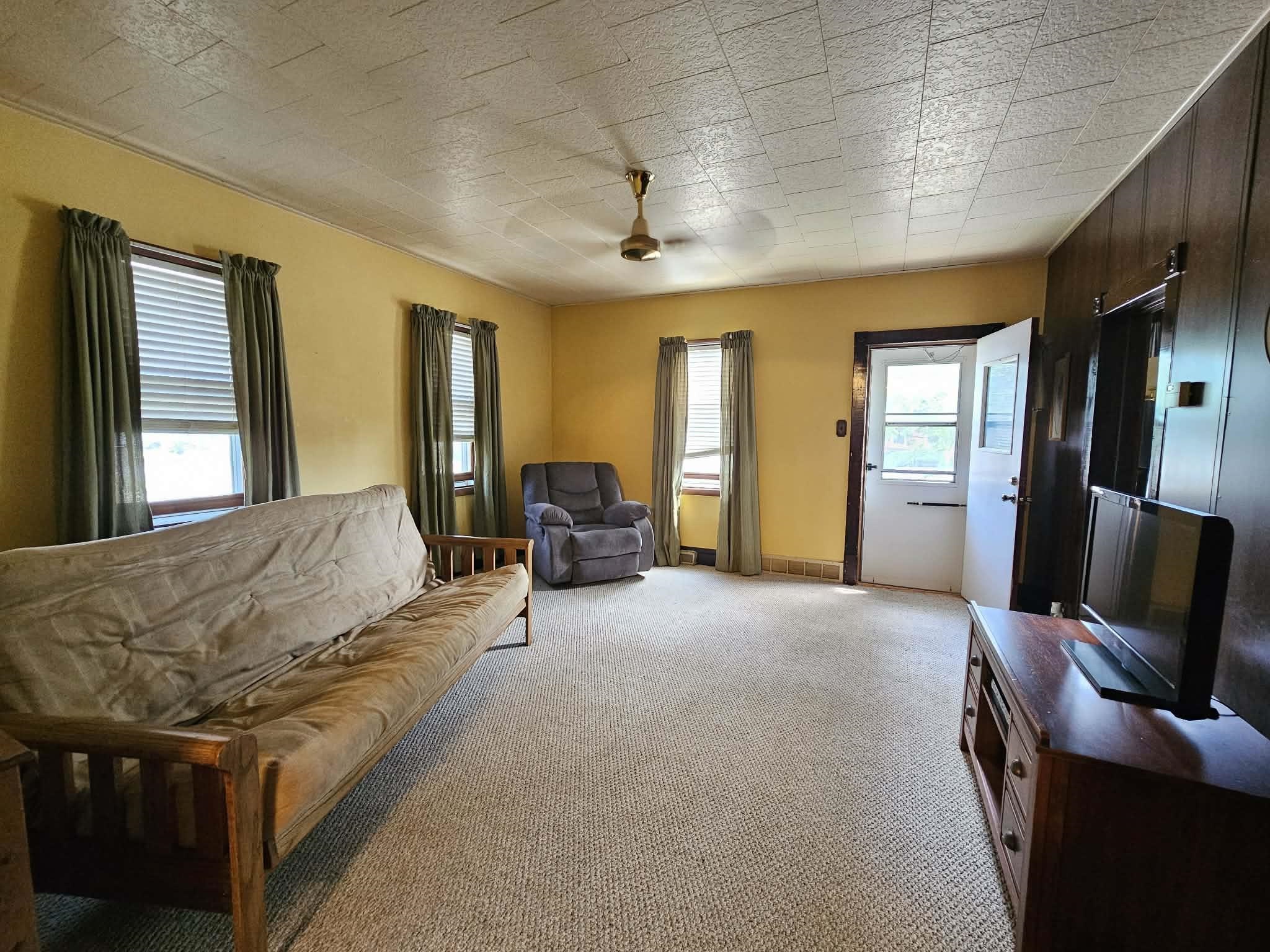 356 Bukolt Avenue Property Photo 12