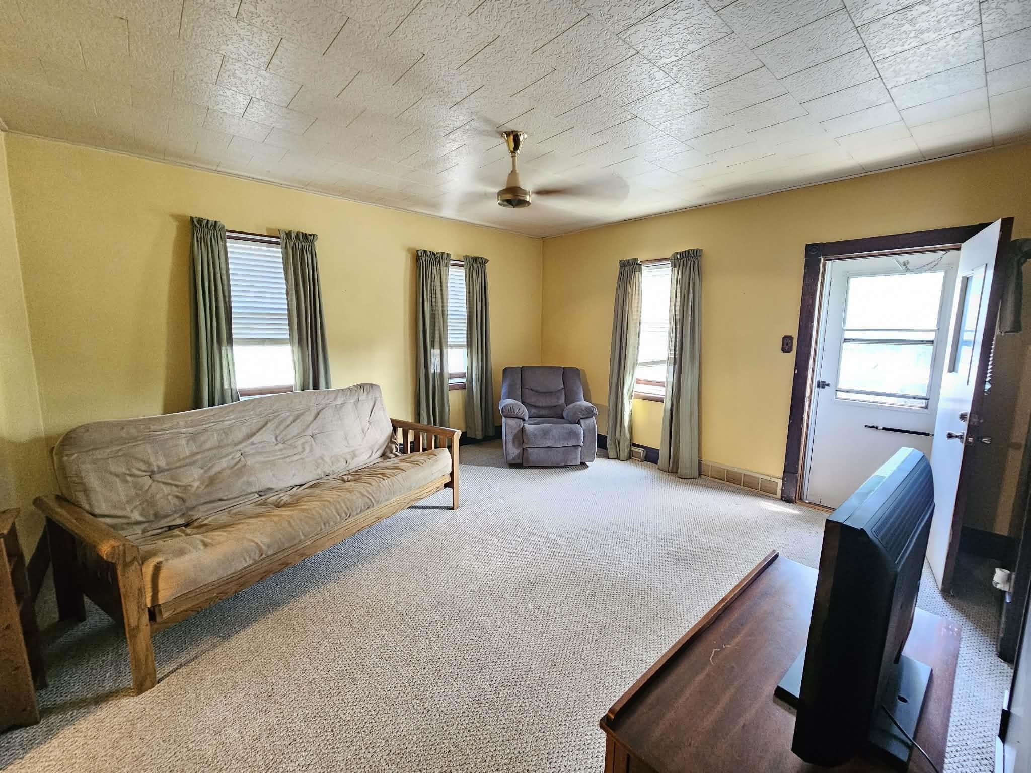 356 Bukolt Avenue Property Photo 13