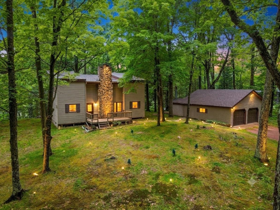 7236 Woodcrest Circle Property Photo 3