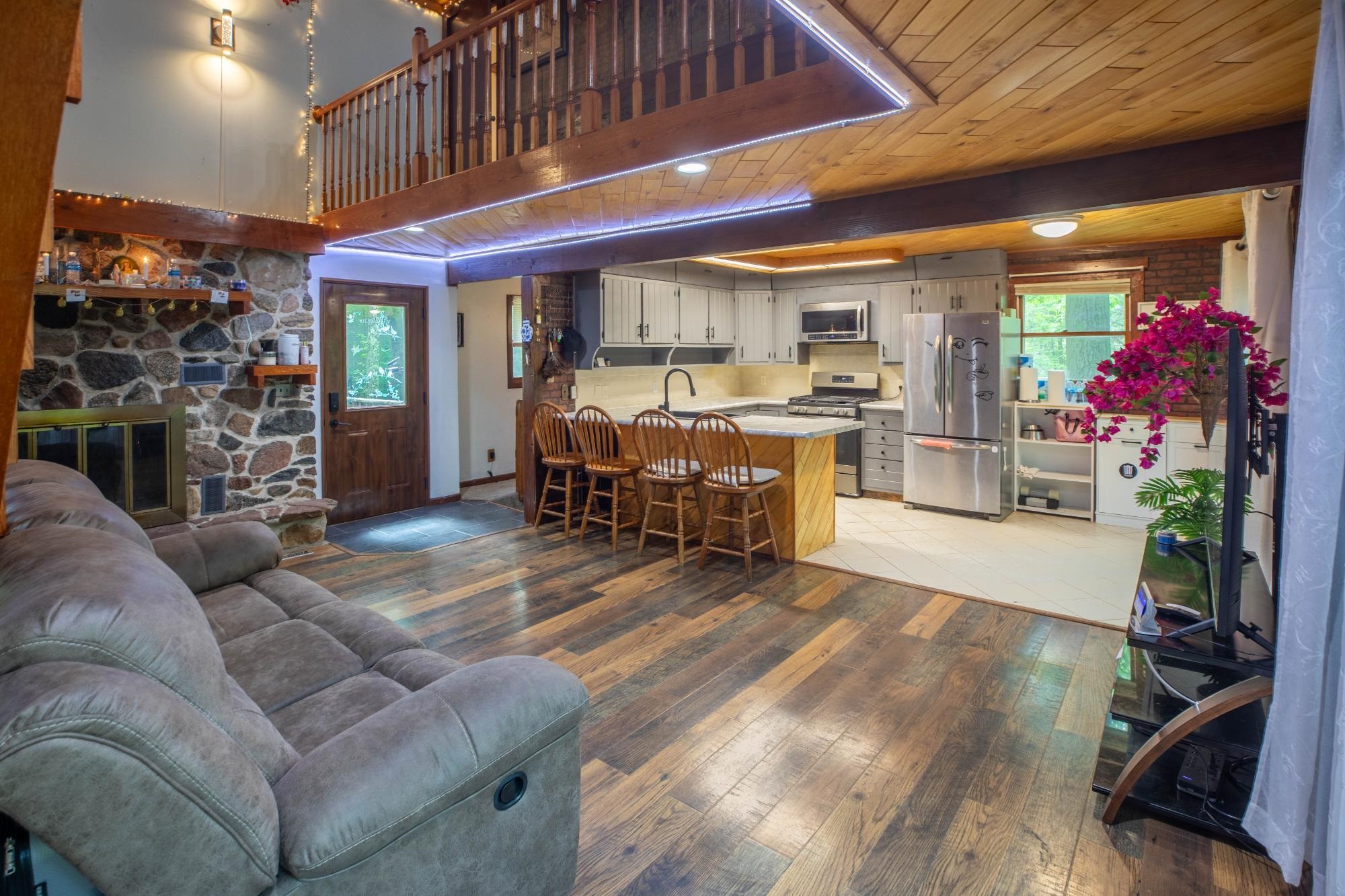 7236 Woodcrest Circle Property Photo 6