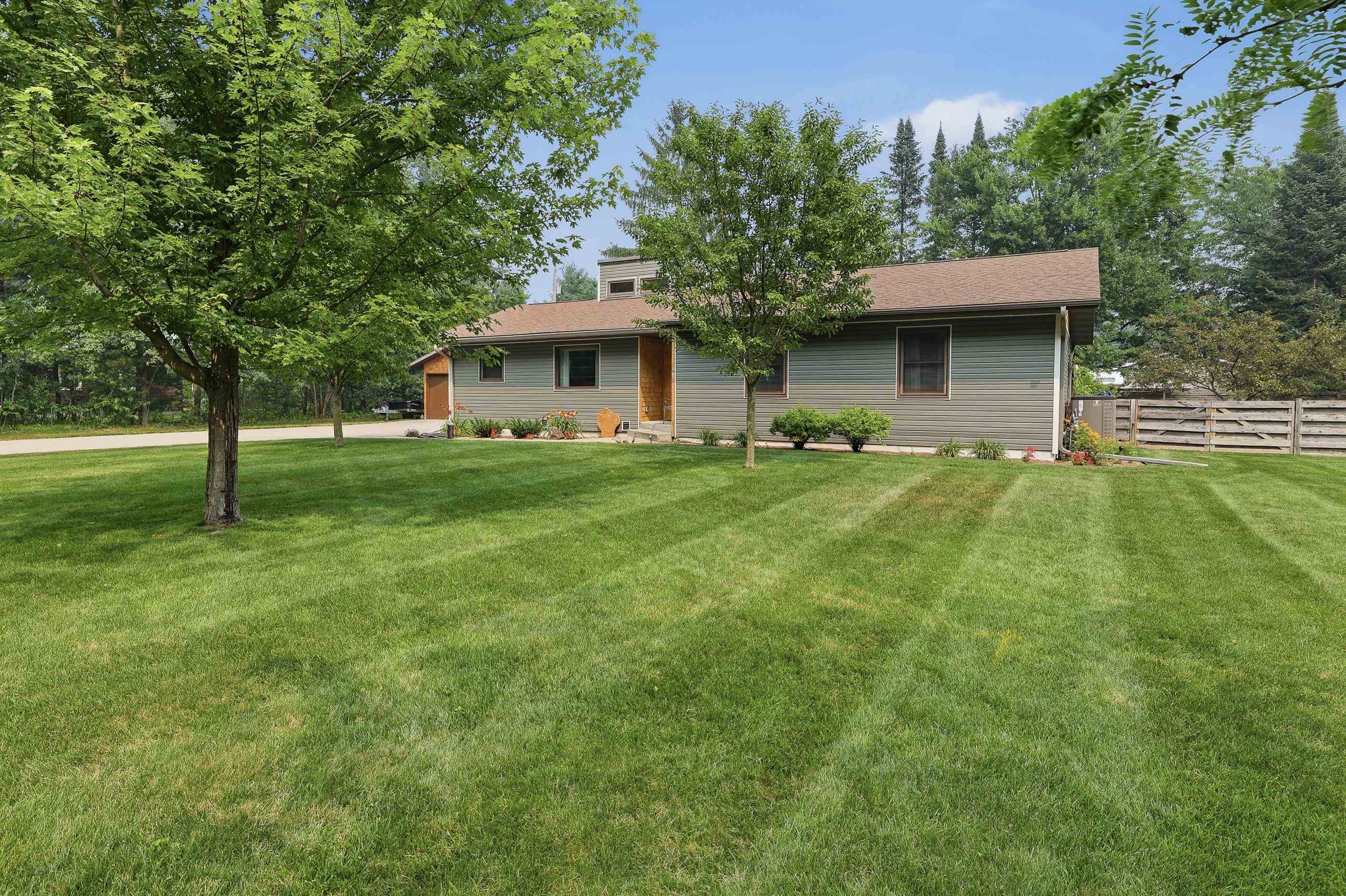 601 Leonard Street Property Photo 4