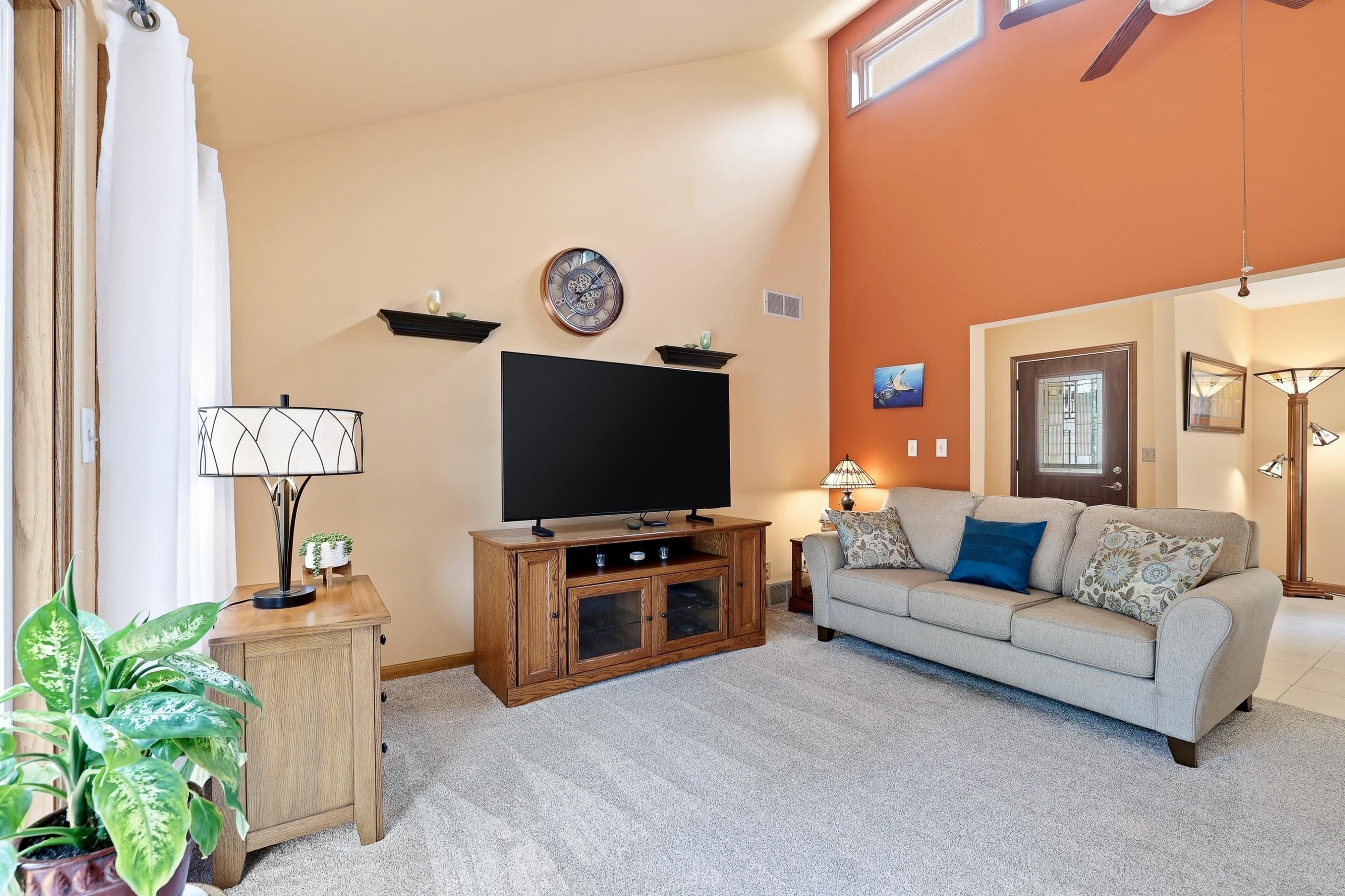 601 Leonard Street Property Photo 11