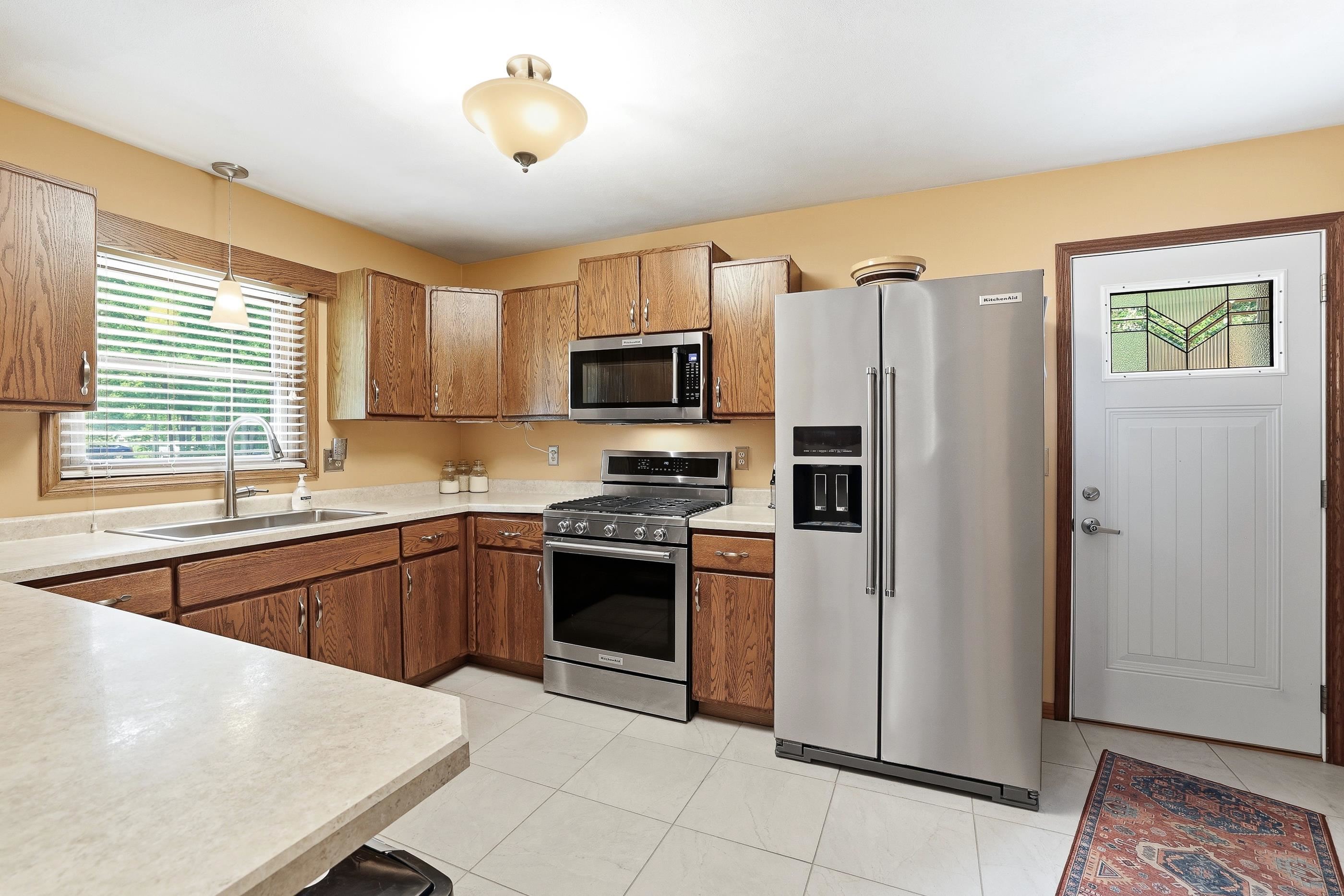 601 Leonard Street Property Photo 16