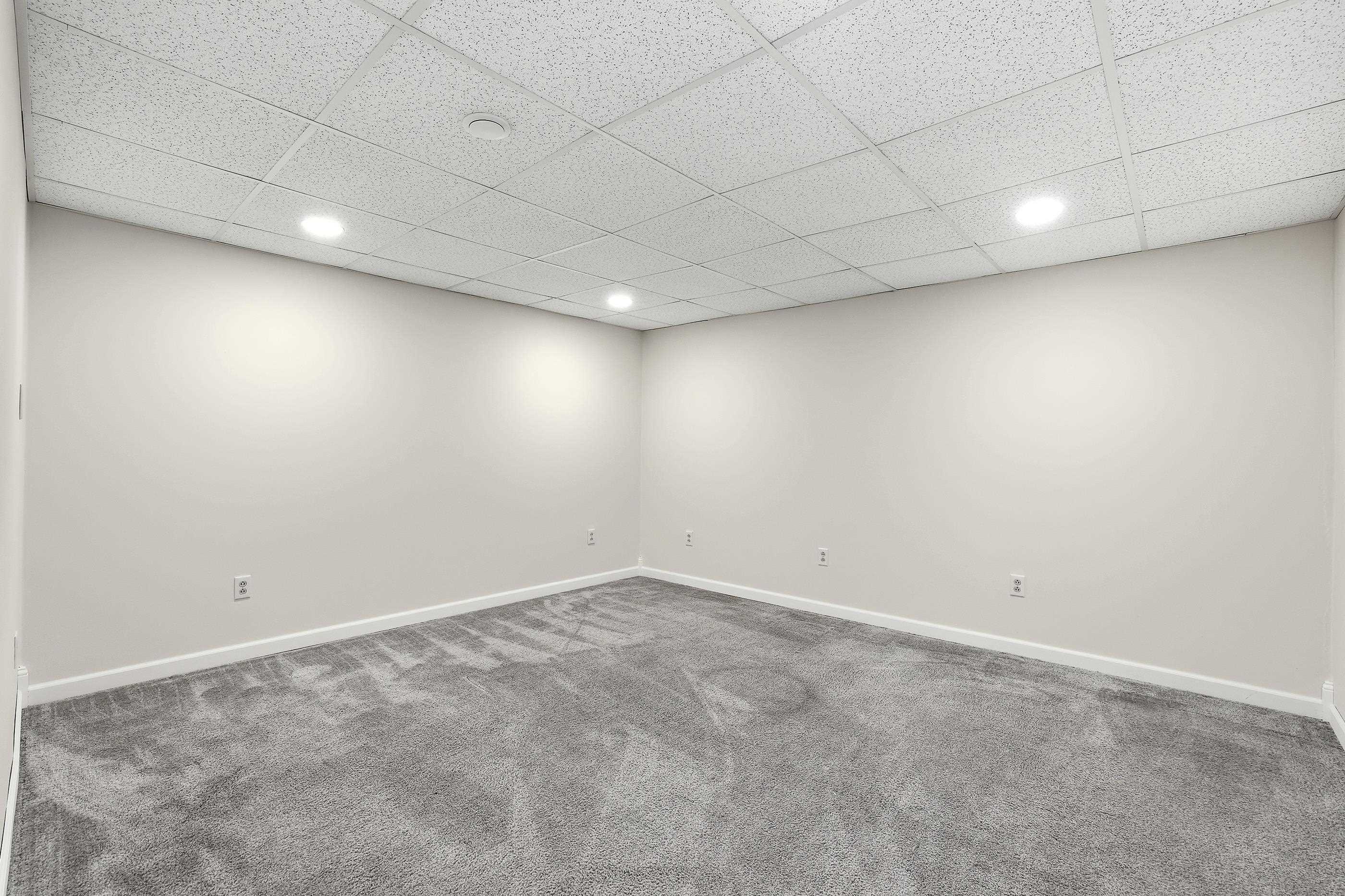 601 Leonard Street Property Photo 36