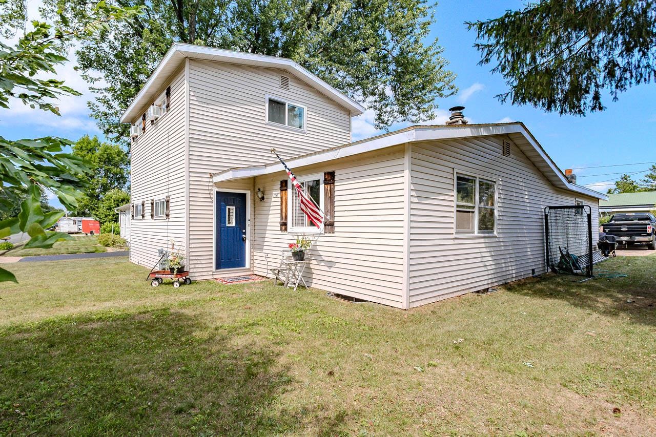204 Maple Street Property Photo 3