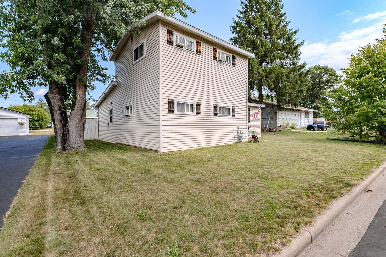 204 Maple Street Property Photo 4