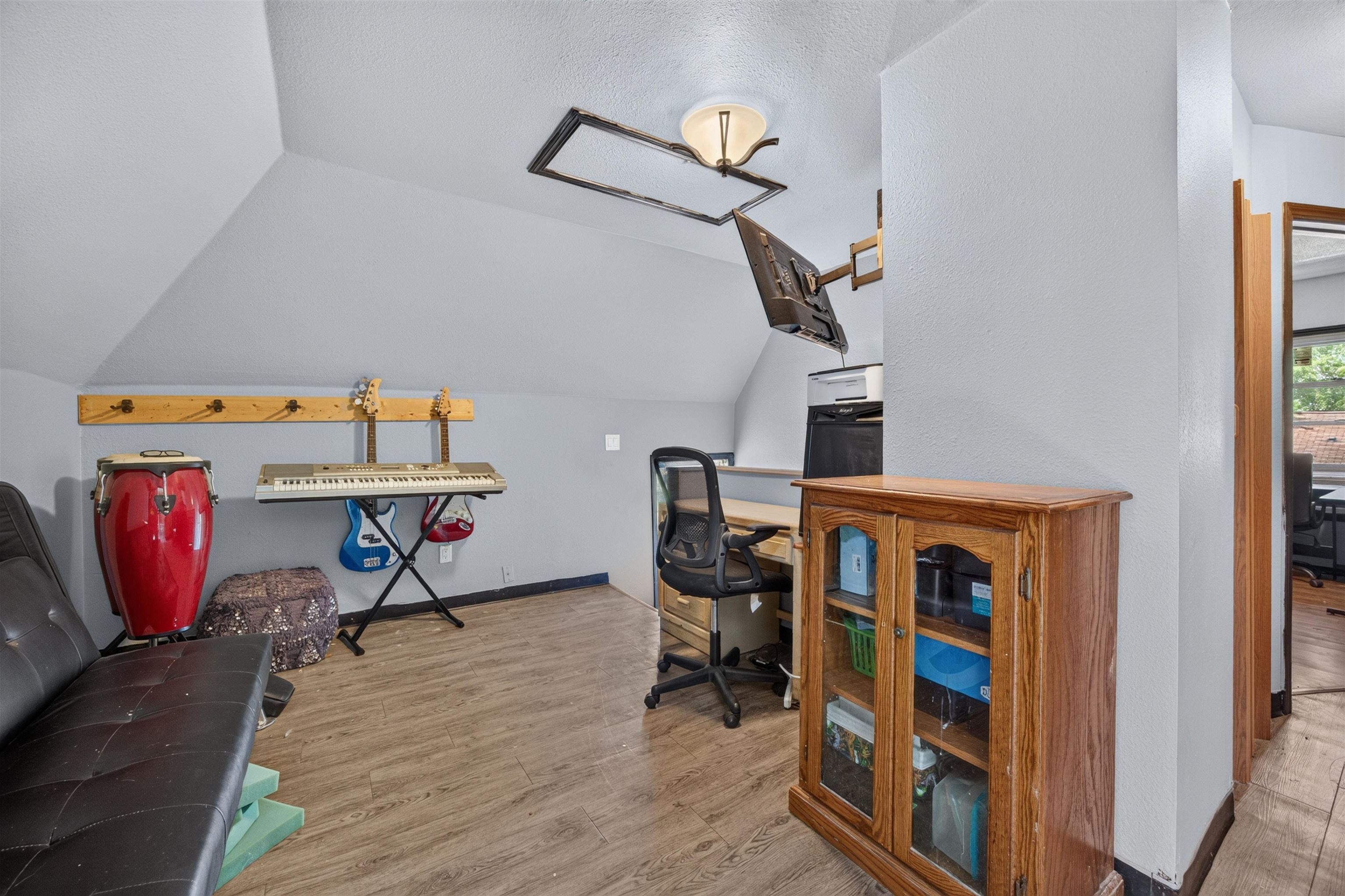 531 N 8th Avenue Property Photo 14