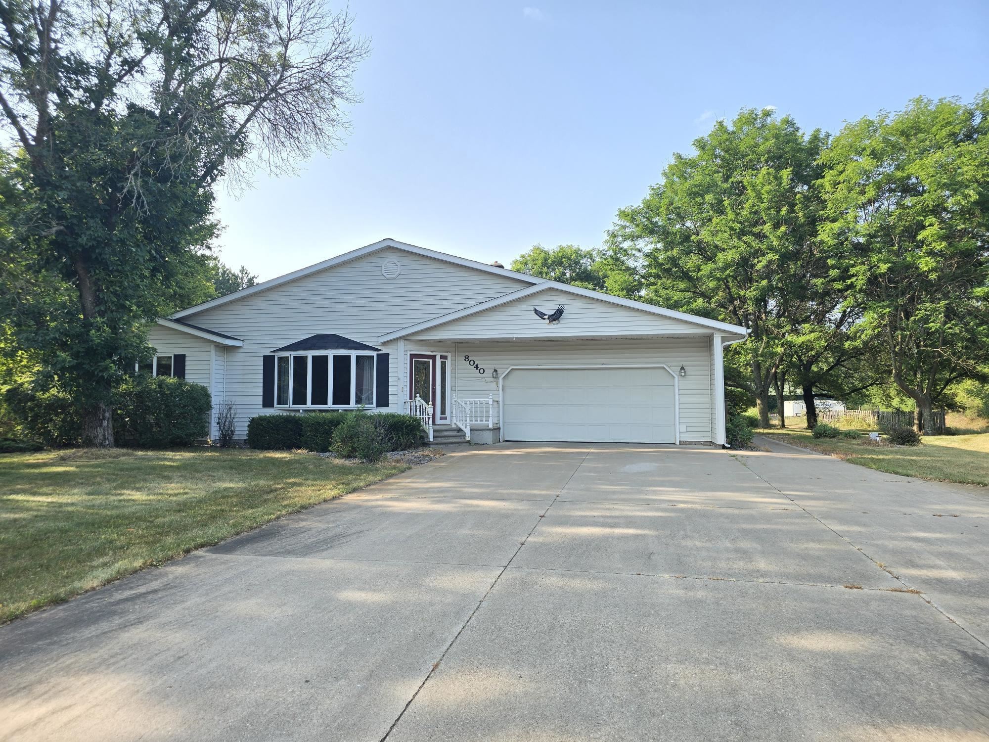 8040 White Pine Drive Property Photo 1