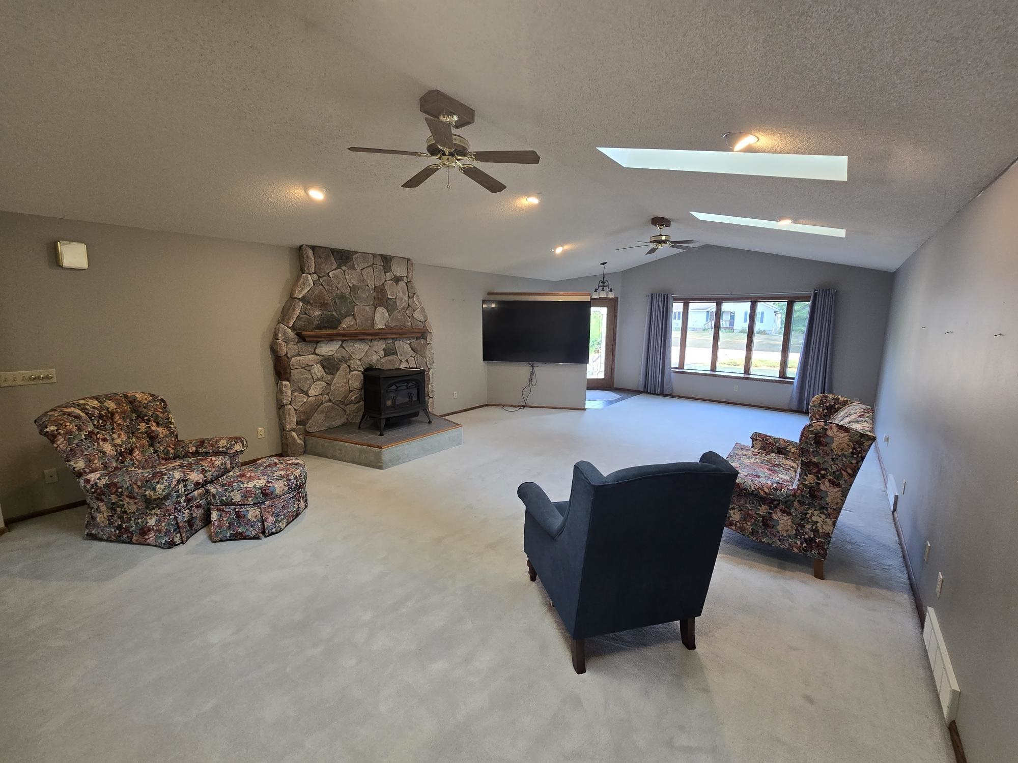 8040 White Pine Drive Property Photo 8
