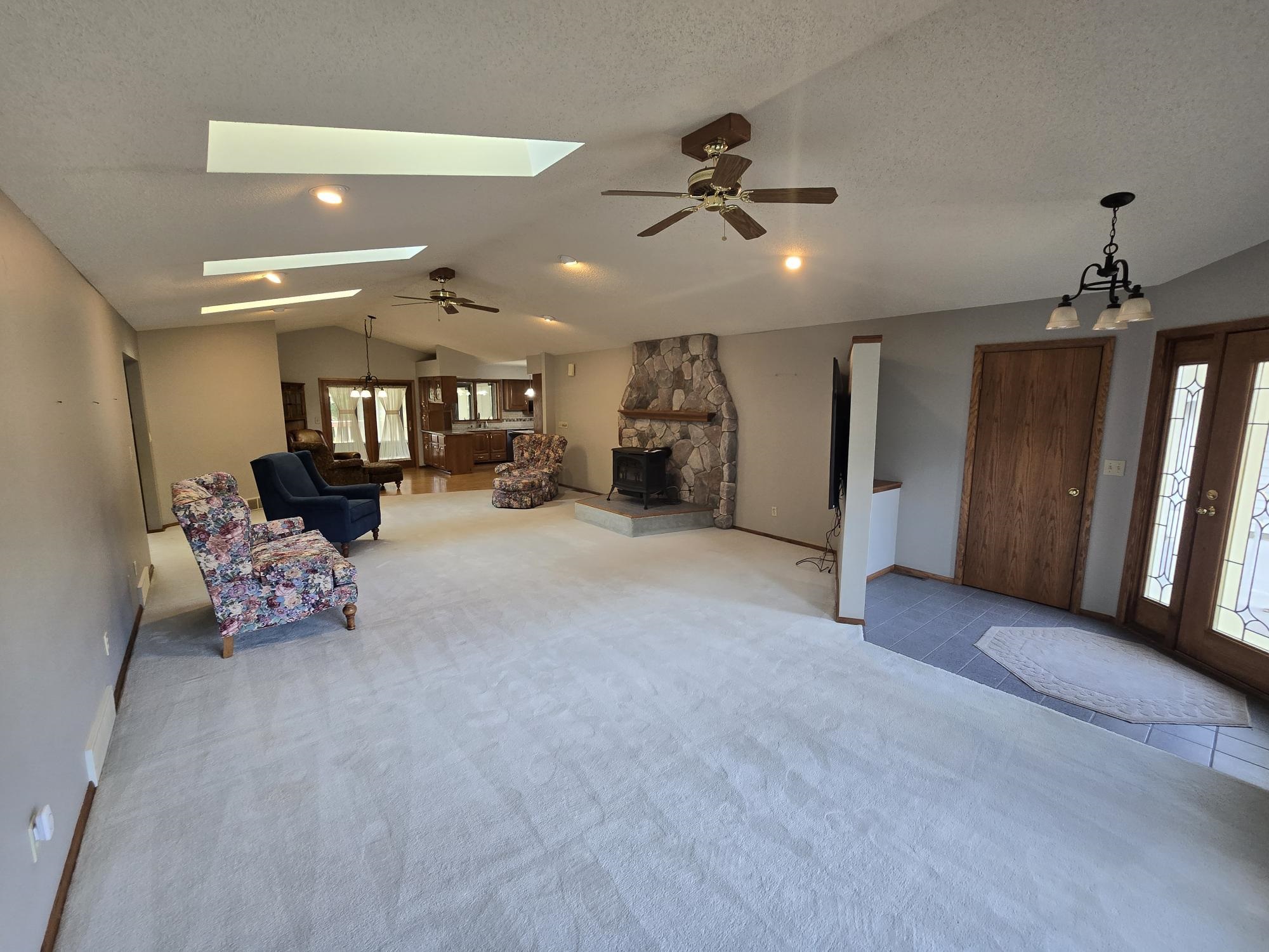 8040 White Pine Drive Property Photo 10