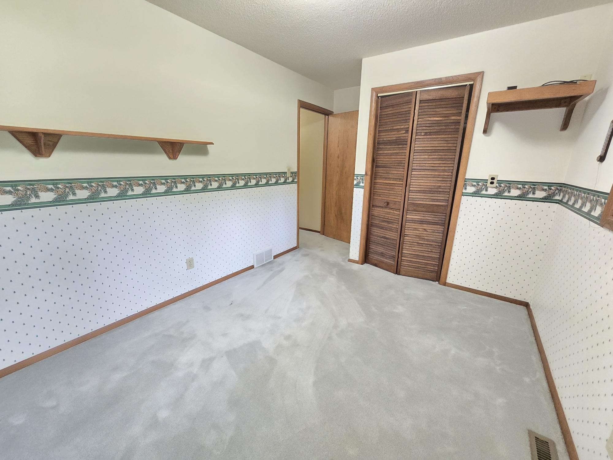 8040 White Pine Drive Property Photo 14