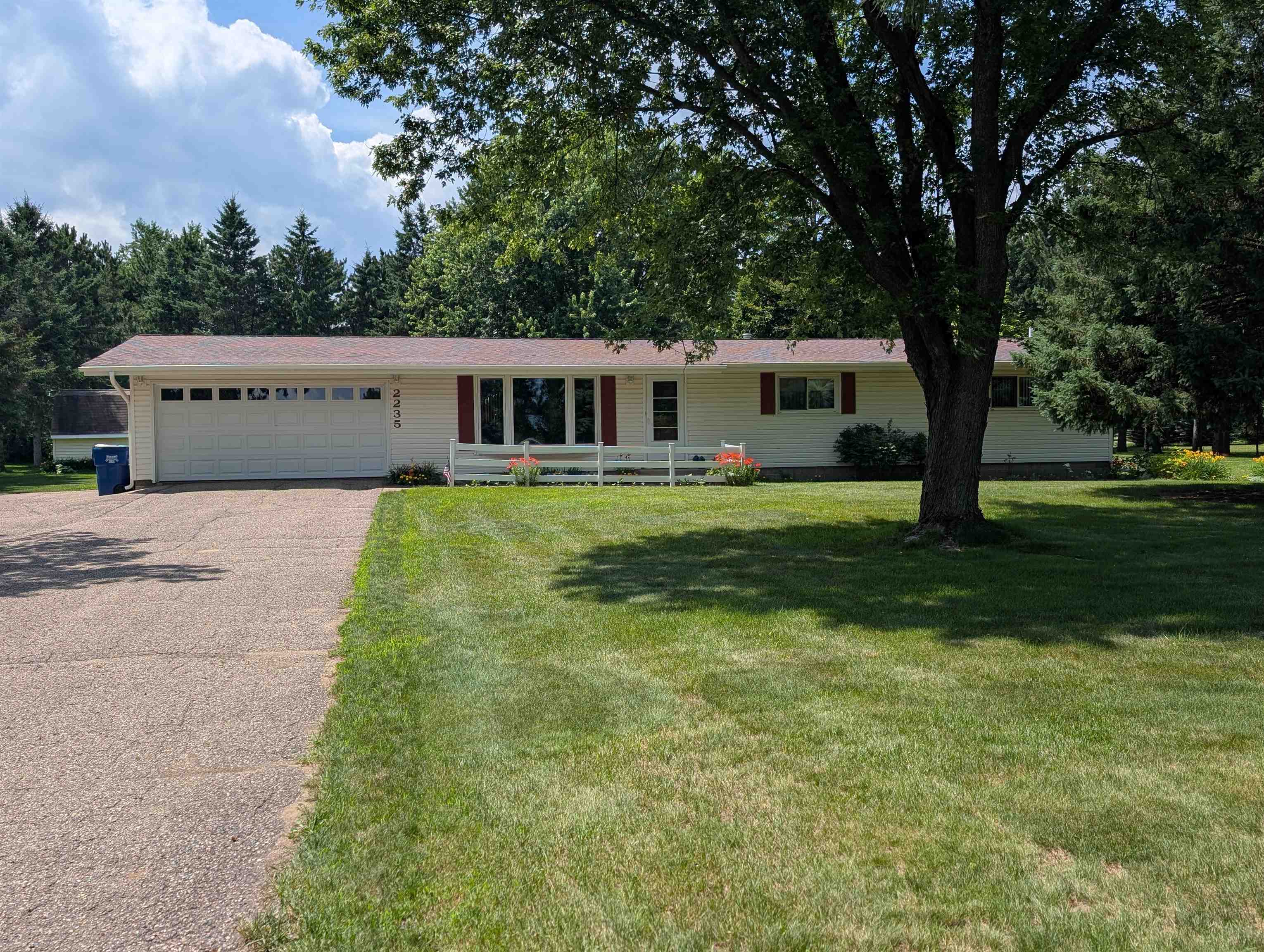 2235 Bluejay Lane Property Photo 1