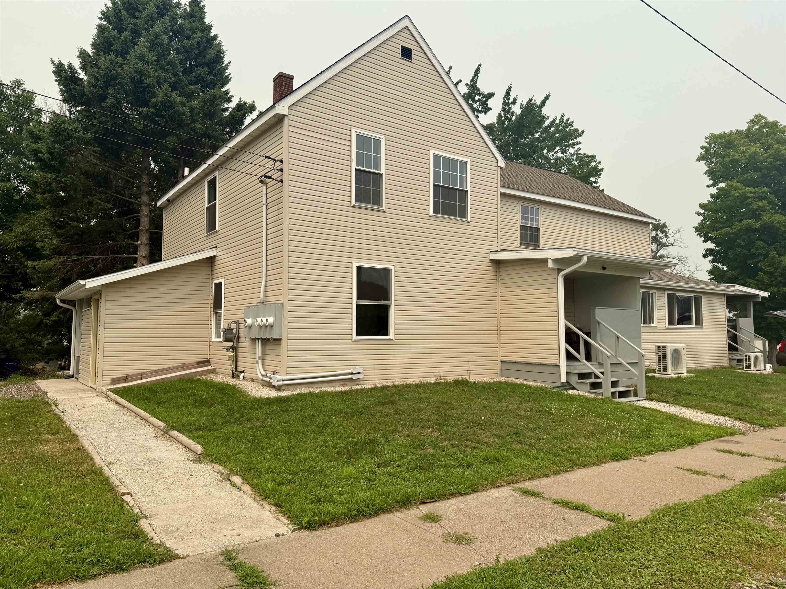 214 7th Street North Property Photo 1