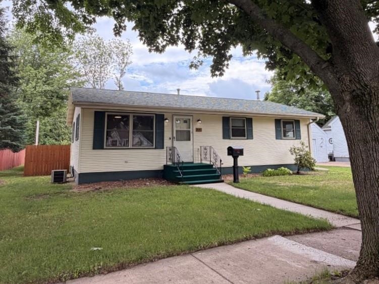 708 7th Street Property Photo 1