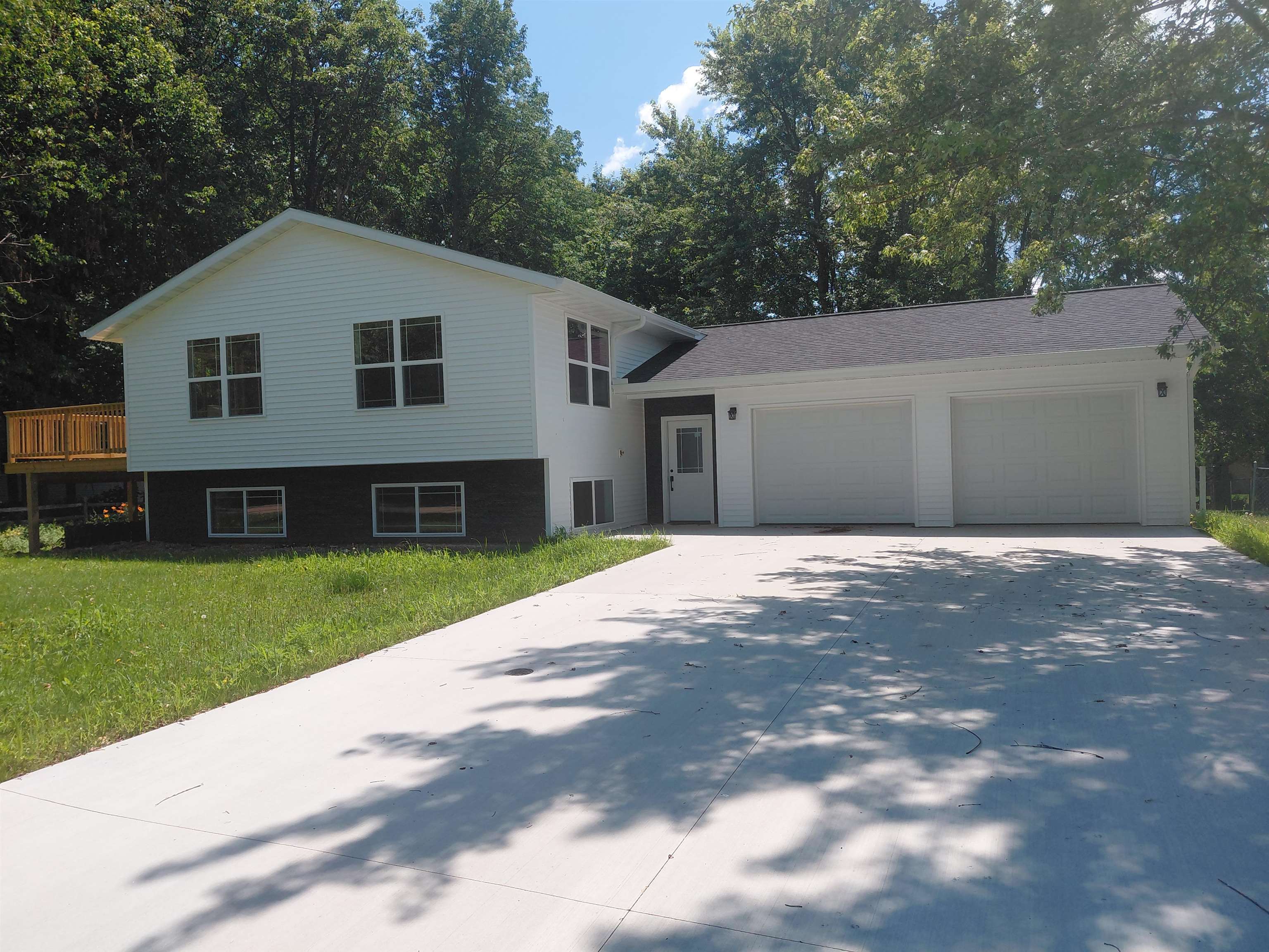 701 Munes Street Property Photo 1