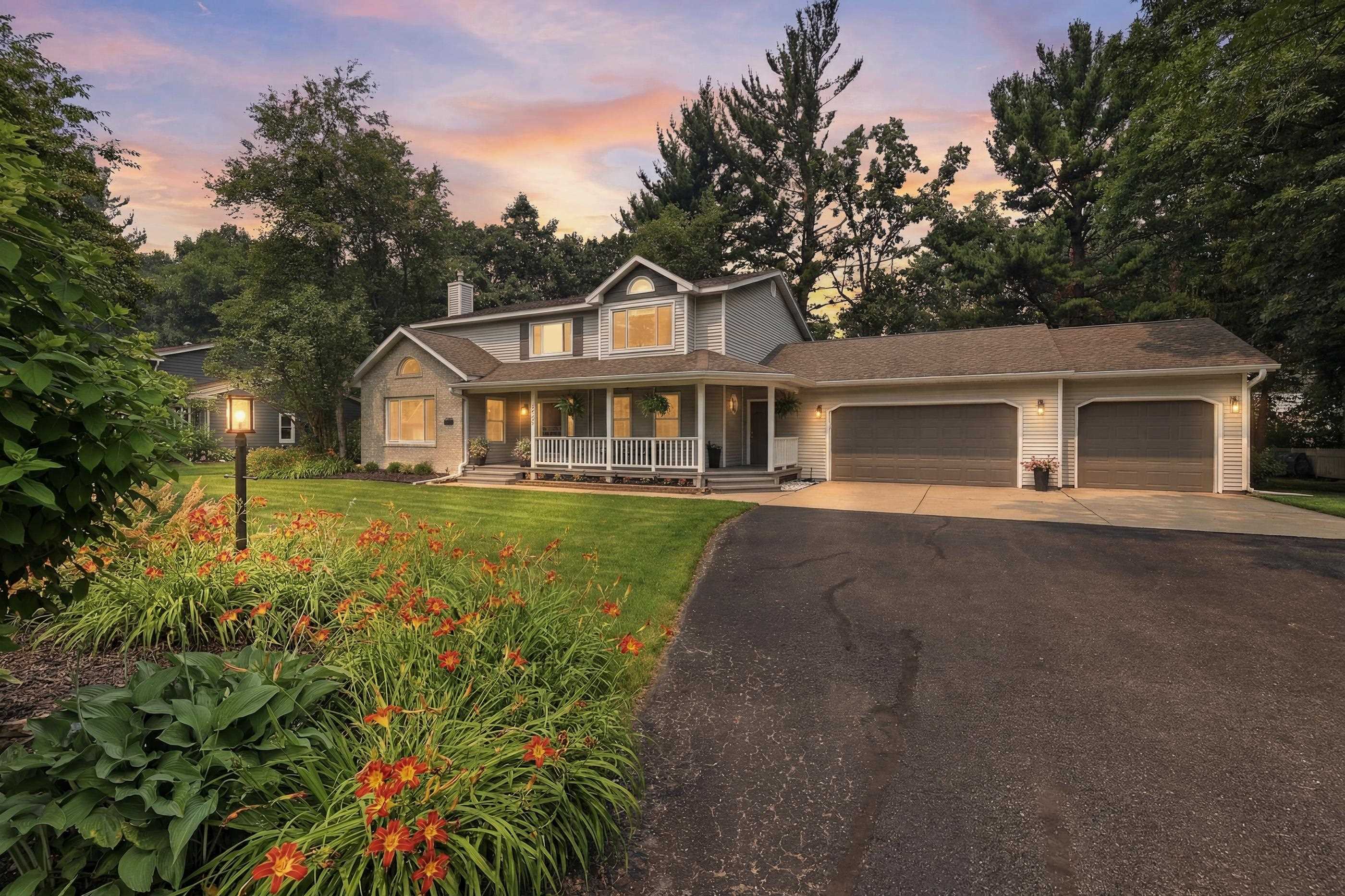 2441 Shadowview Circle Property Photo 1